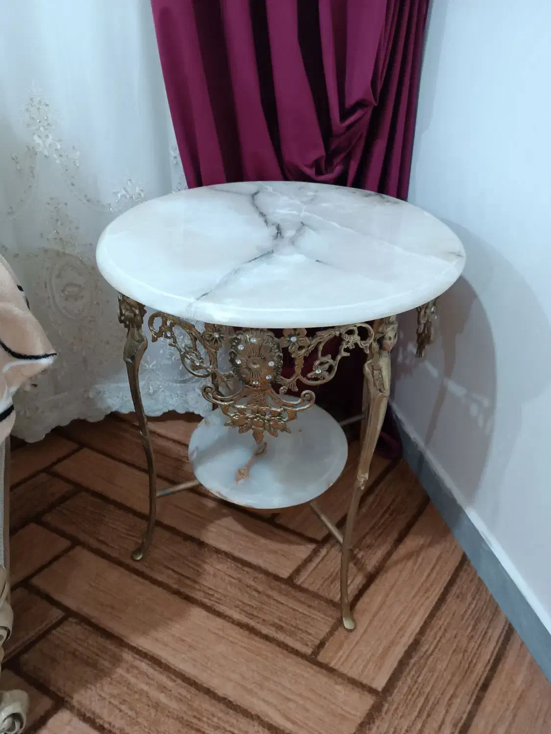 میزبرنز|مبلمان خانگی و میز عسلی|اهر, |دیوار