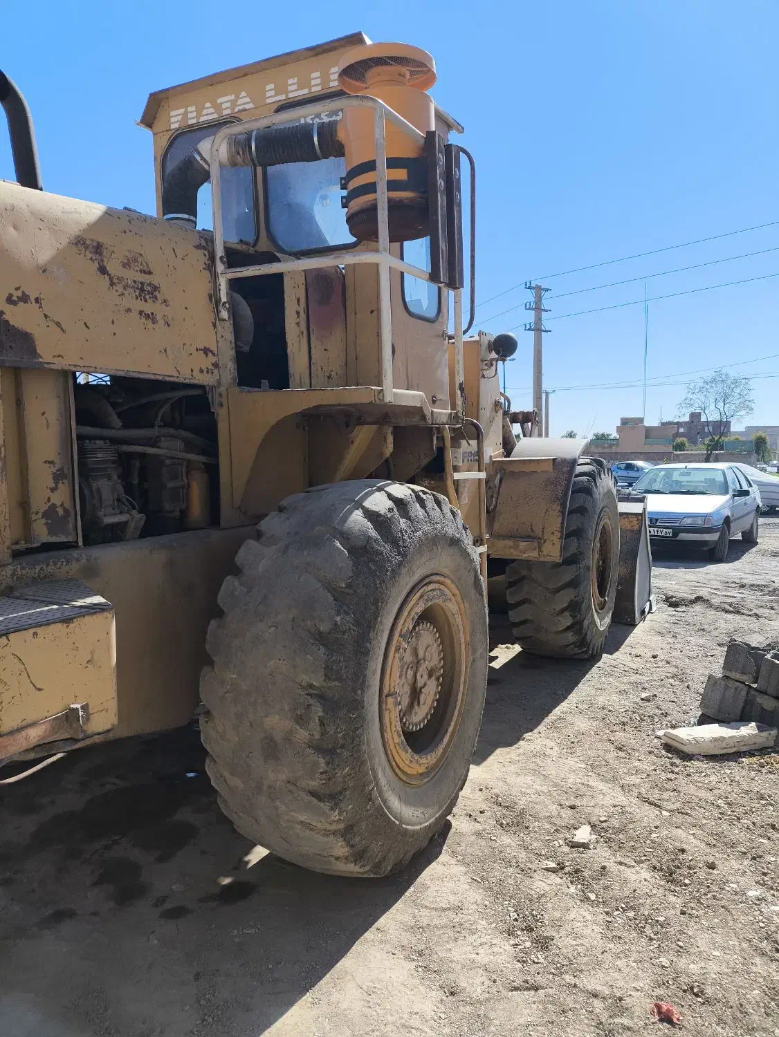 لودرفیات ا ف ار15درحد|خودرو سنگین|ساوه, |دیوار