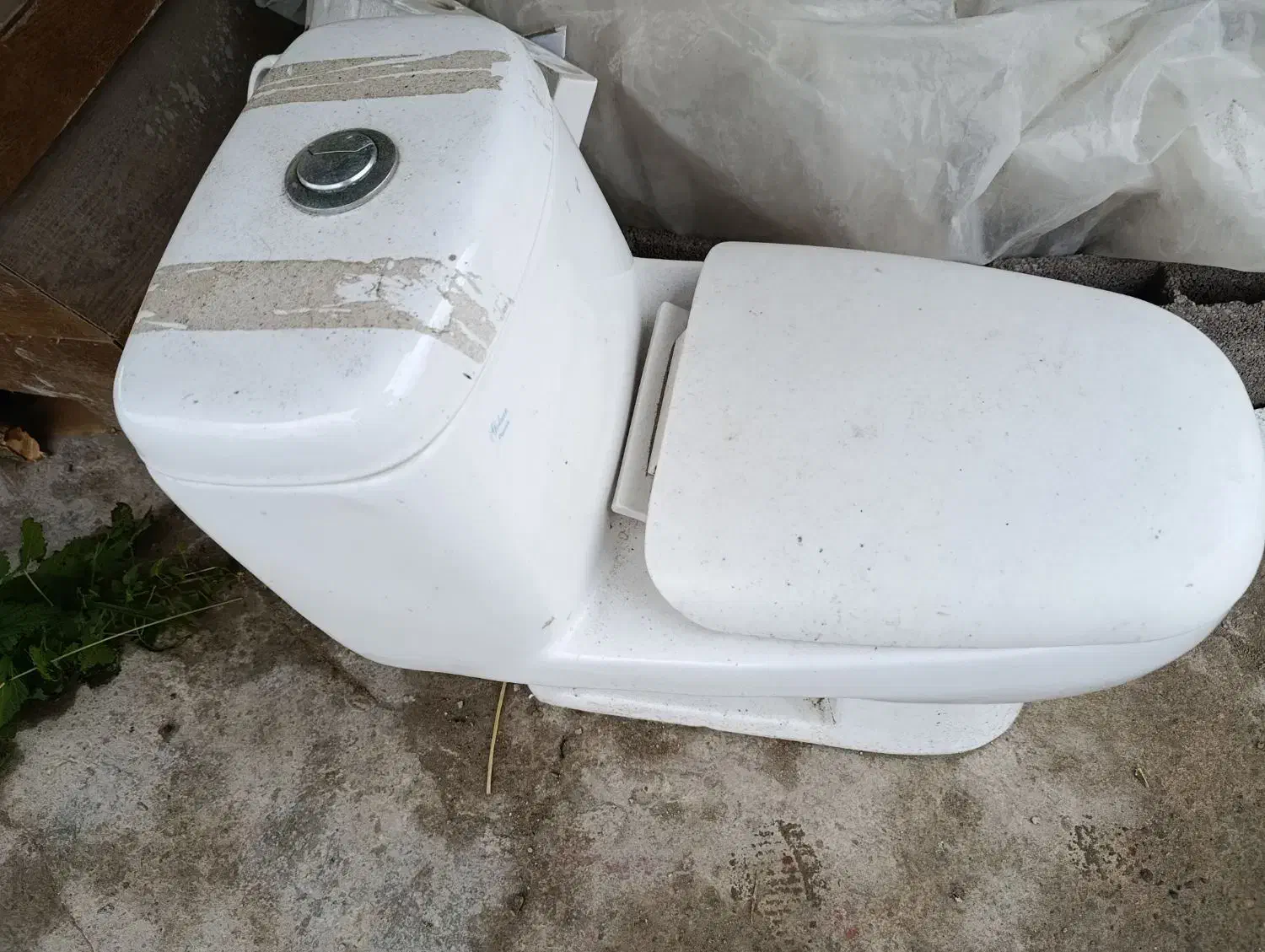 دو عدد توالت  فرنگی|لوازم سرویس بهداشتی|خشکبیجار, |دیوار