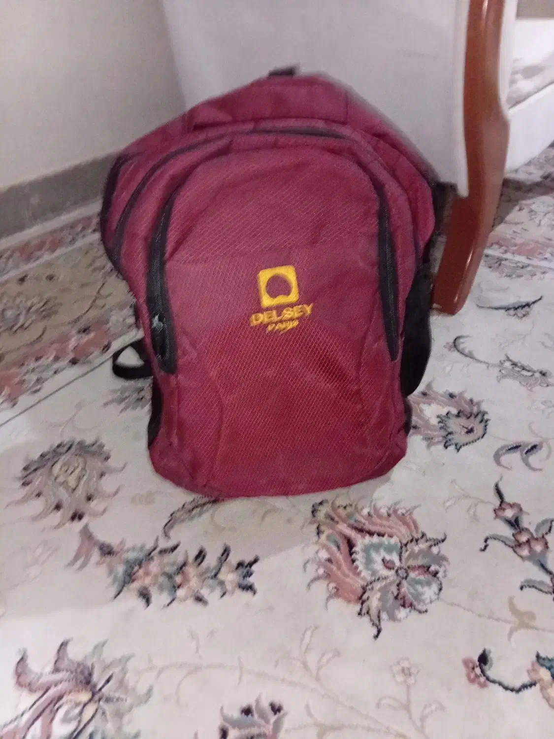 کیف مدرسه|کیف، کفش، کمربند|شهریار, کهنز|دیوار