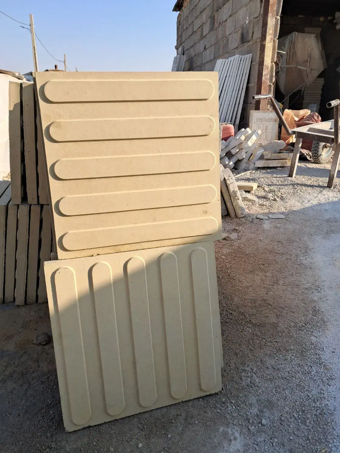 فروش مستقیم انواع موزاییک جدول و نرده|مصالح و تجهیزات ساختمان|آبیک, |دیوار