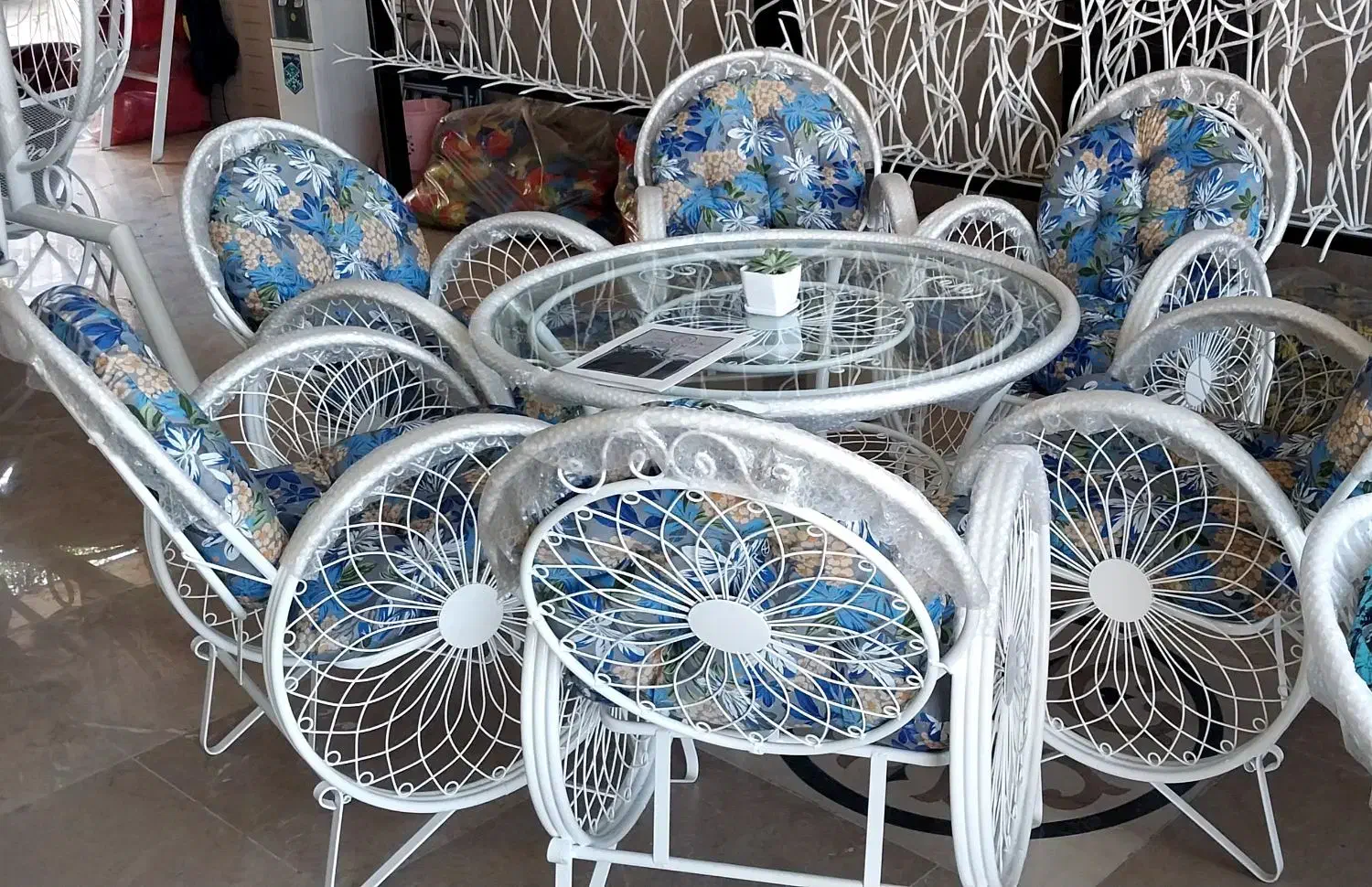 میز و صندلی باغ و حیاط در شاهین‌شهر|مبلمان خانگی و میز عسلی|شاهین‌شهر, شهرک صنعتی|دیوار