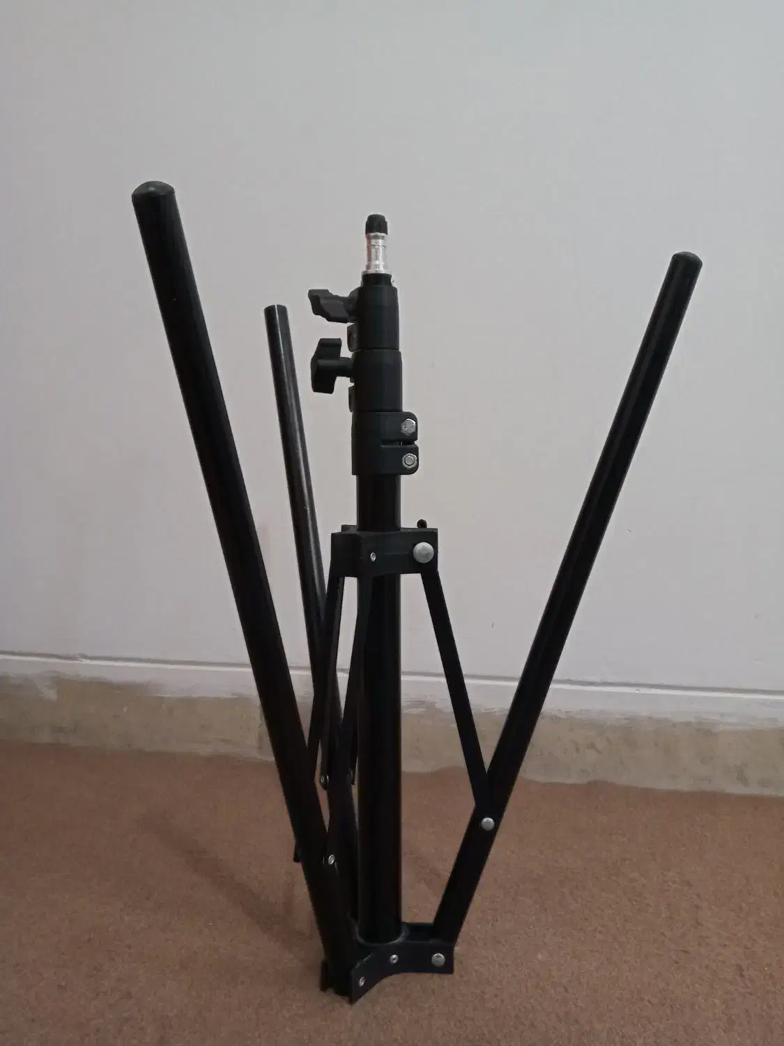 رینگ لایت نو|دوربین عکاسی و فیلم‌برداری|اصفهان, بهارستان|دیوار