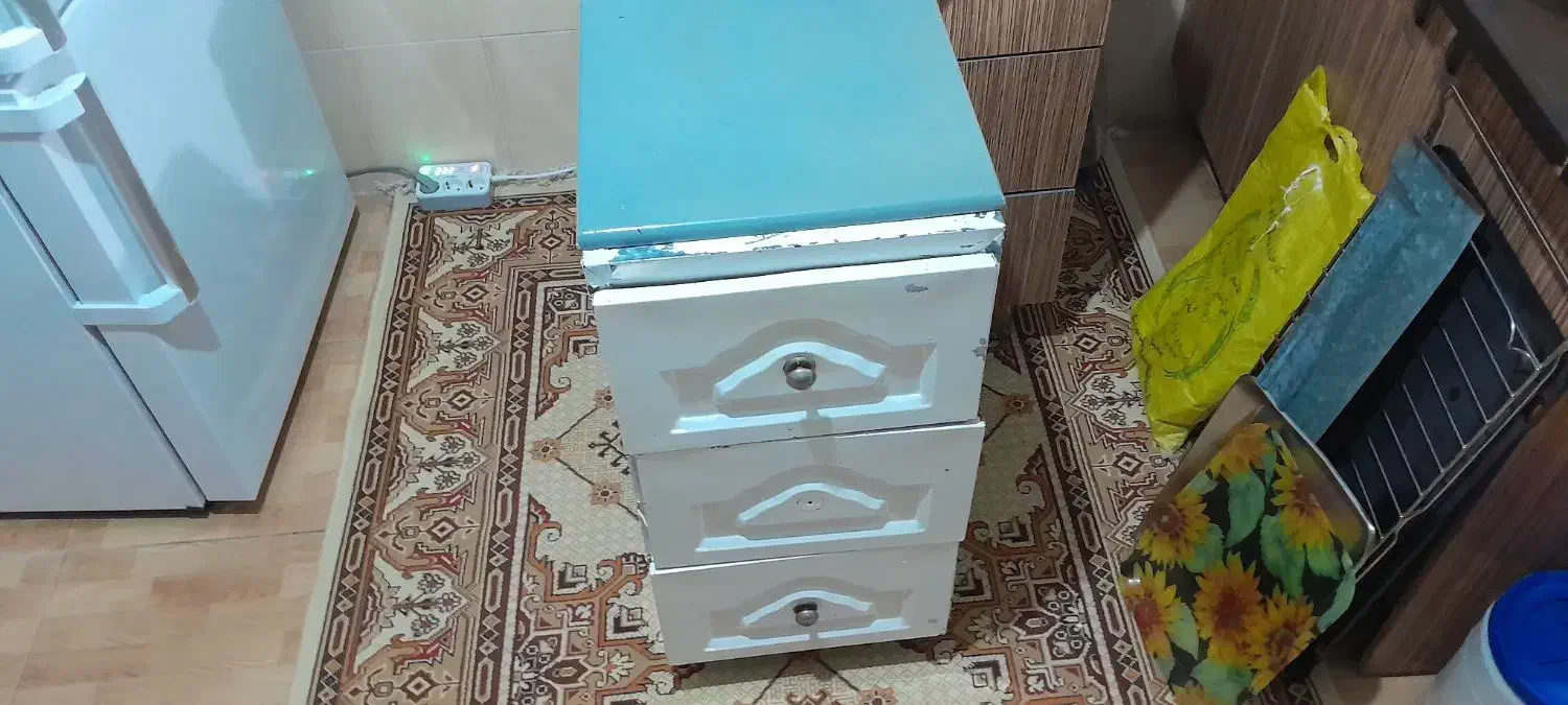 زیر سماوری|آب‌چکان و نظم‌دهنده ظروف|بومهن, |دیوار