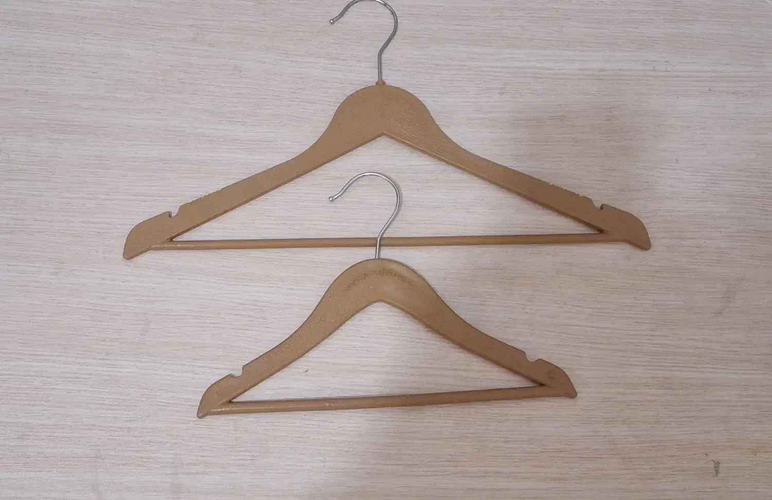 ستون و تیله ای و چوبکار آویز لباس جنس باکیفیت|بندرخت و رخت‌آویز|ایرانشهر, |دیوار