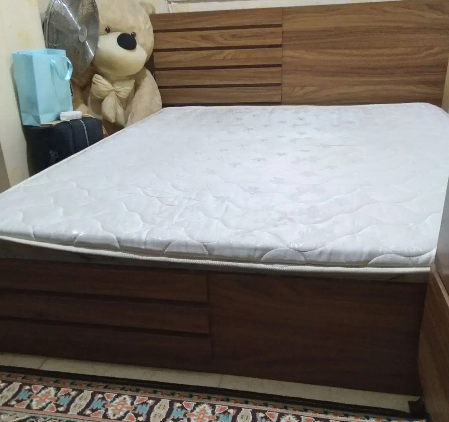 تخت وتشک دونفره|تخت و سرویس خواب|ساری, |دیوار