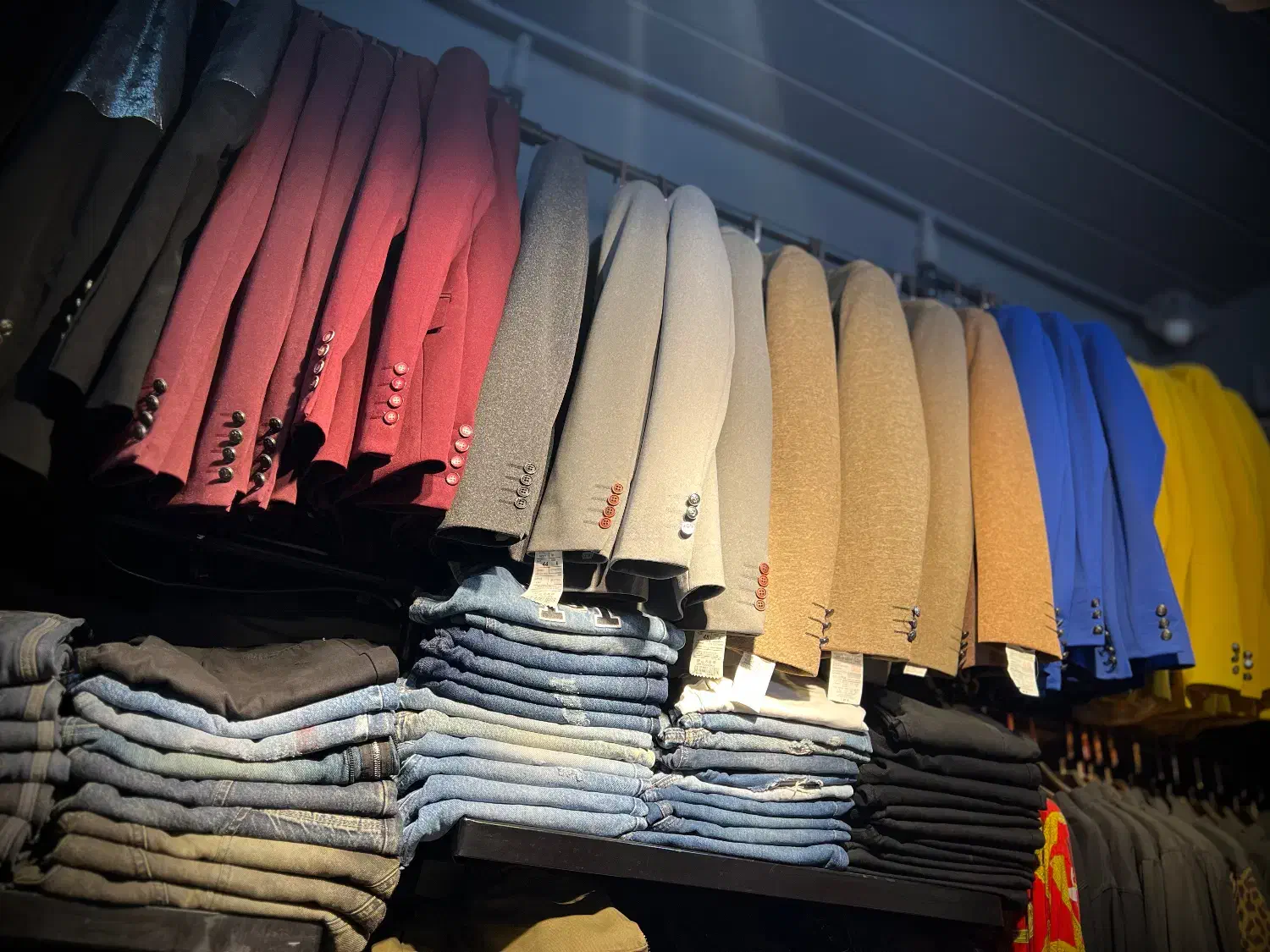 حراج تک کت در صومعه سرا(۵۰۰تا ۷۰۰)|لباس|رشت, استقامت ۱|دیوار