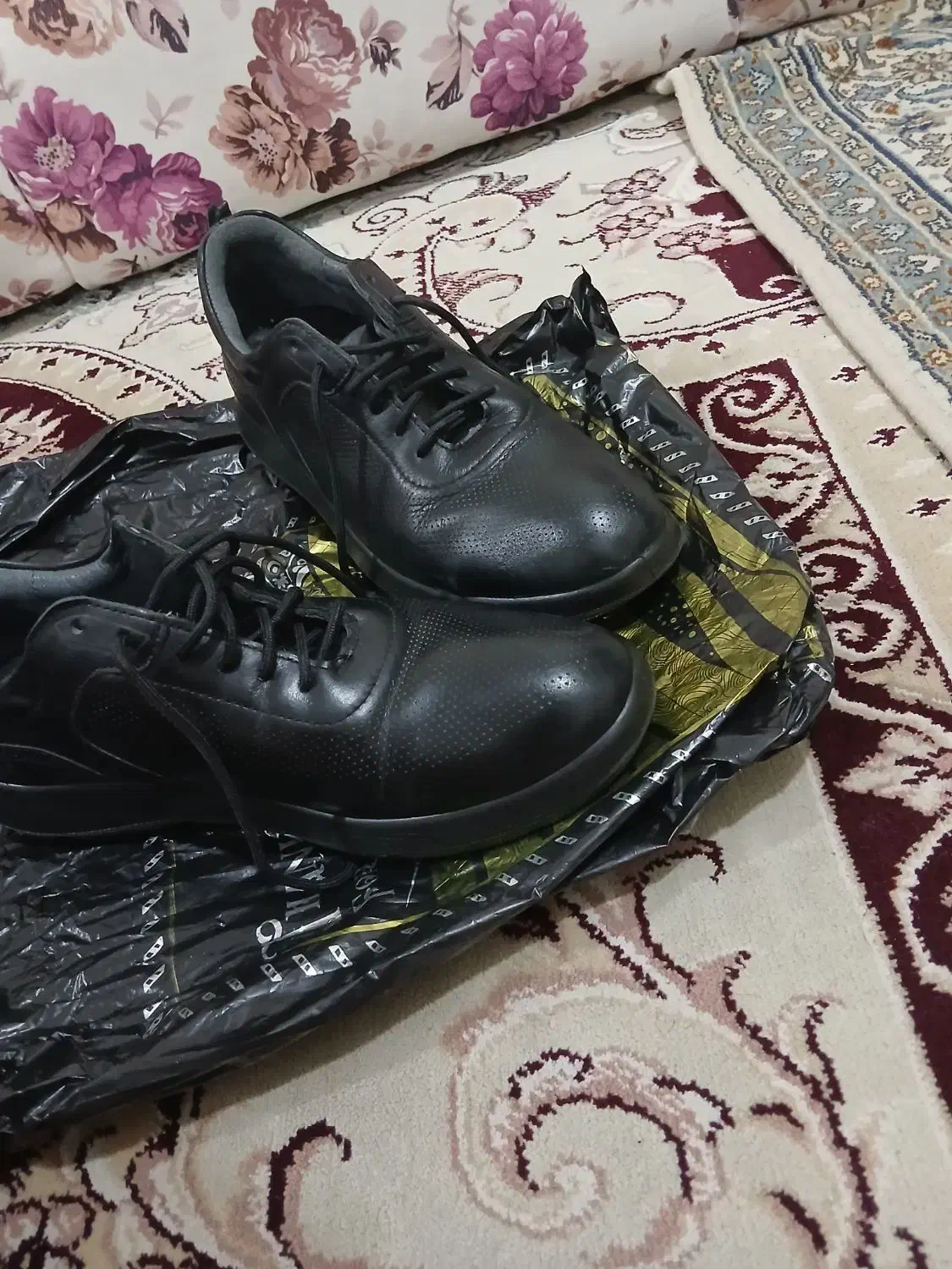 کفش تمام چرم و کفی طبی سایز ۴۵|کیف، کفش، کمربند|پرند, فاز ۶|دیوار