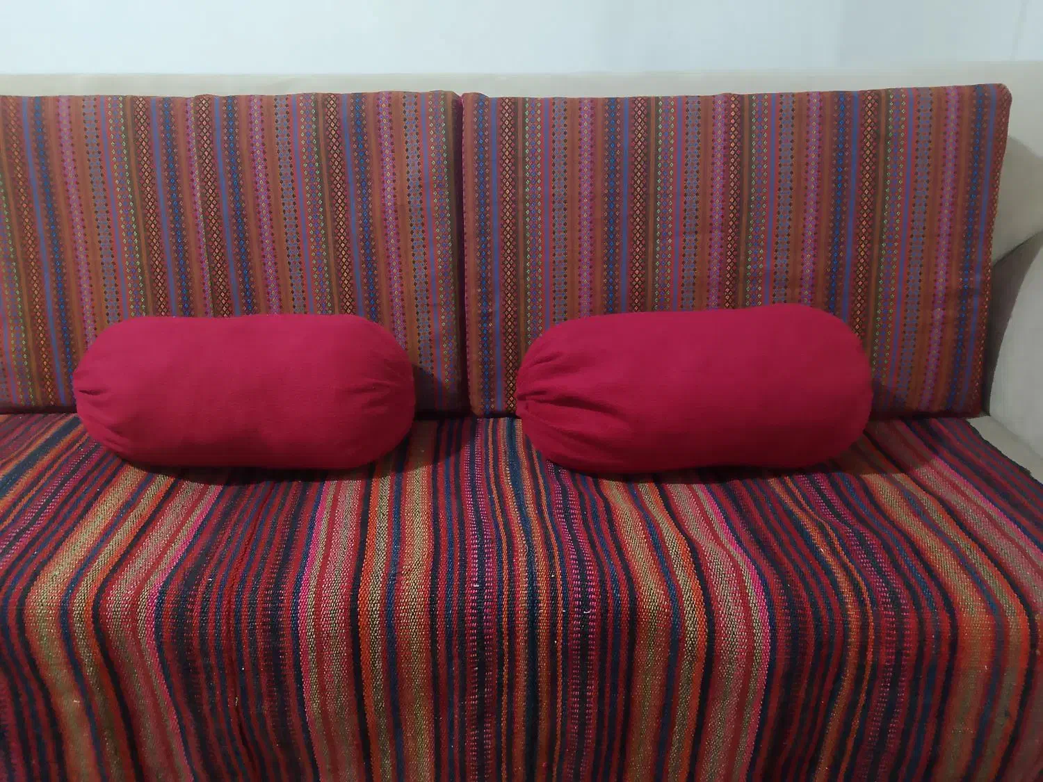 پشتی و جاجیم|گلیم، جاجیم، گبه|چهارباغ, |دیوار