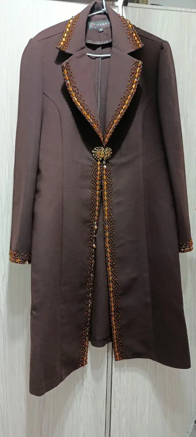 مانتو|لباس|صومعه‌سرا, |دیوار