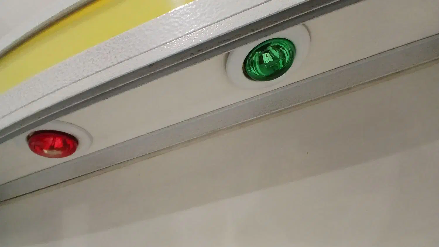 2 عدد ویترین فلزی 5 طبقه همراه هالوژن و قفل اندیشه|بوفه، ویترین، کنسول|اندیشه, اندیشه فاز ۴|دیوار