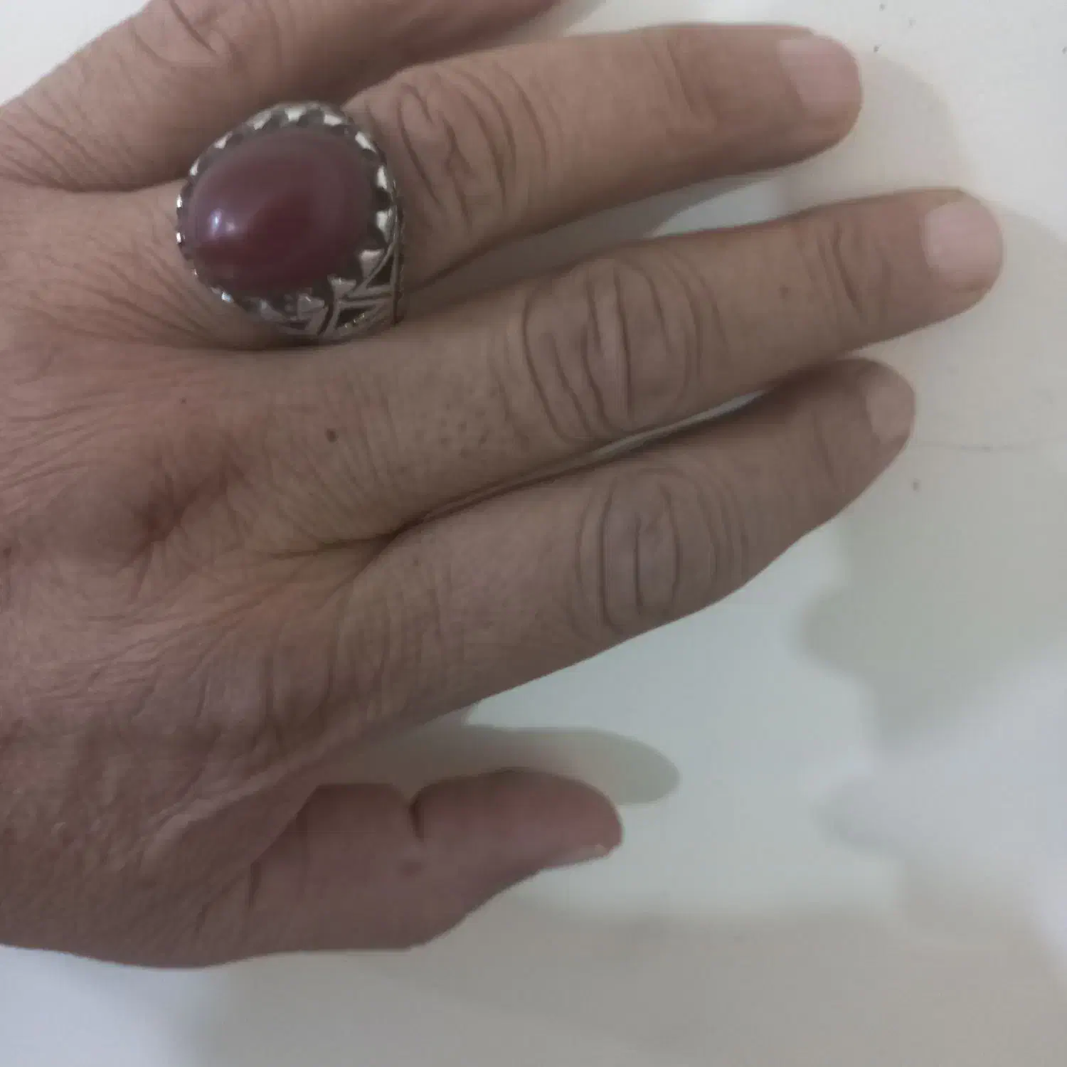 انگشتر با نگین قدیمی نقره|کلکسیون اشیاء عتیقه|باوی, |دیوار