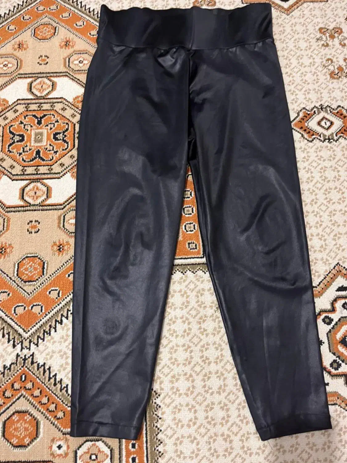 شلوار زنانه|لباس|قدس, شهرقدس|دیوار