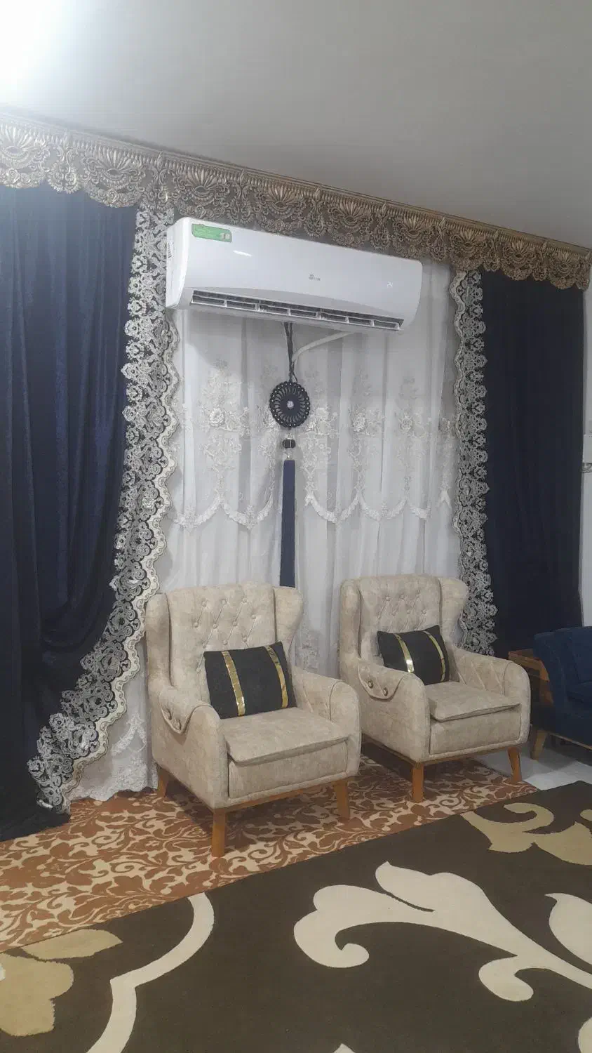 مبل ۸نفره  ب همراه جلو مبلی ومیزعسلی نوی نو|مبلمان خانگی و میز عسلی|اهواز, کوی علوی|دیوار