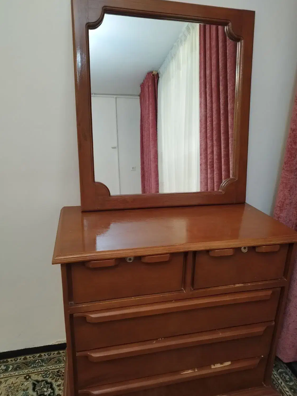 تخت دونفره و دراور و اینه|تخت و سرویس خواب|قوچان, |دیوار