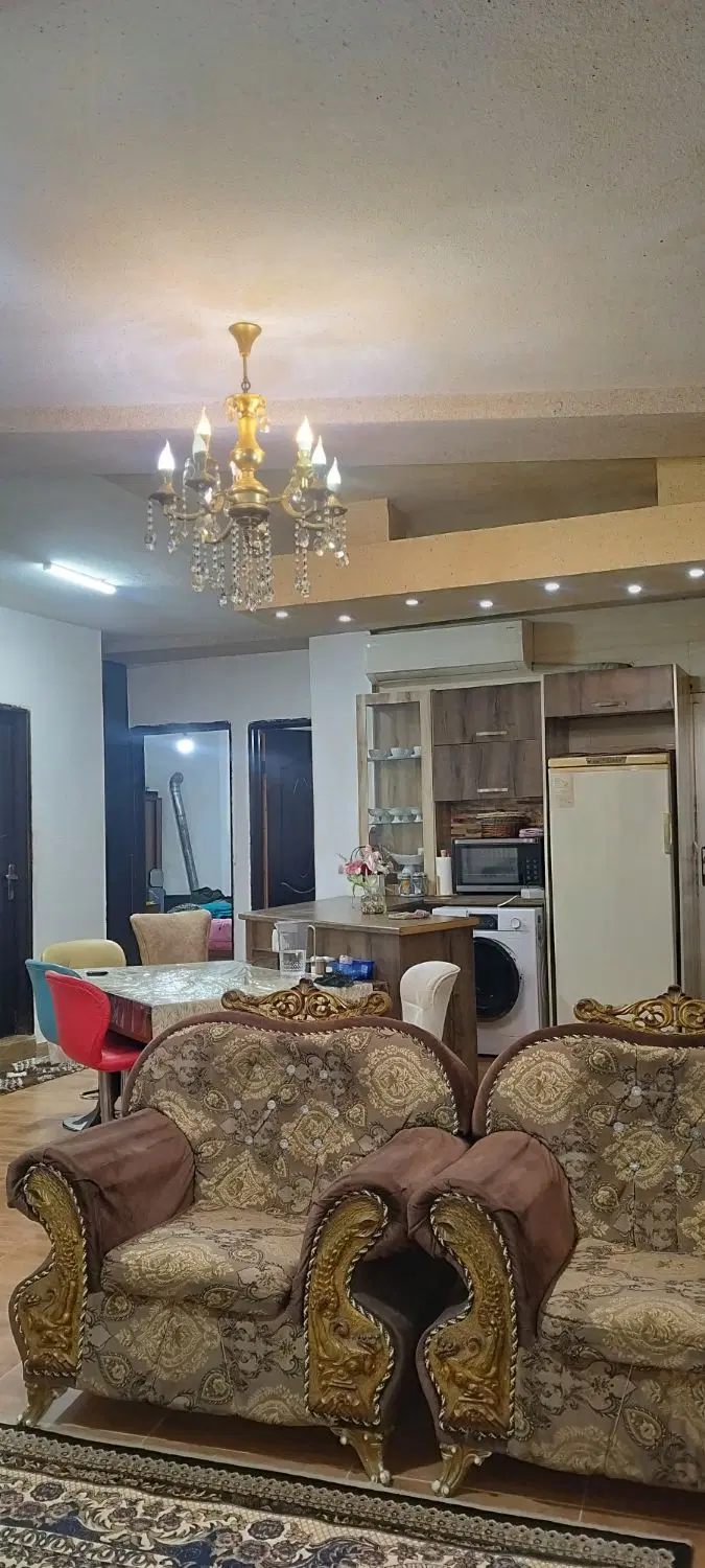 ۹۲مترمرکز شهرطبقه اول ۲خواب کف پارکت|فروش آپارتمان|رامسر, |دیوار