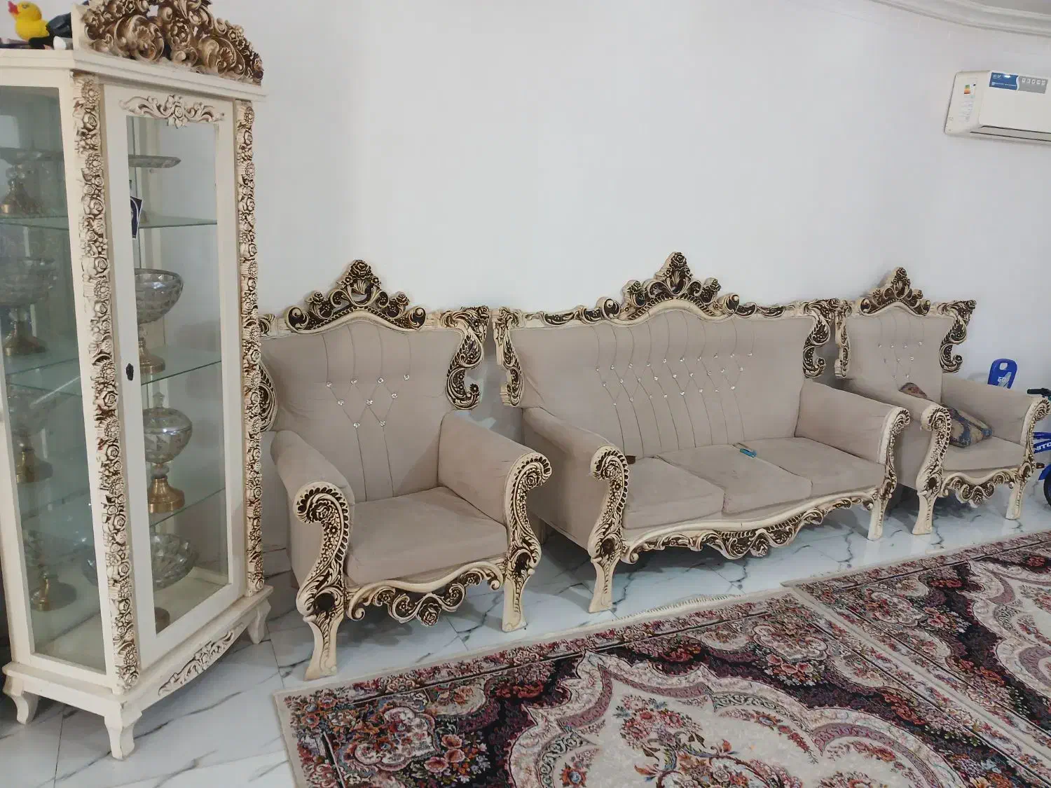 مبل.یترین.میز تلویزیون|مبلمان خانگی و میز عسلی|تولم شهر, |دیوار