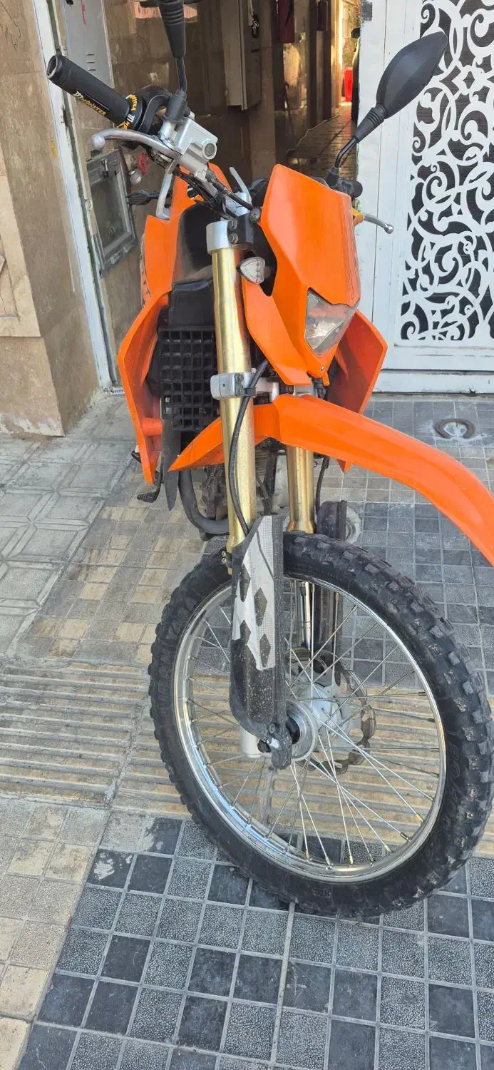 تریل خشک|موتورسیکلت|شیراز, کیان شهر|دیوار