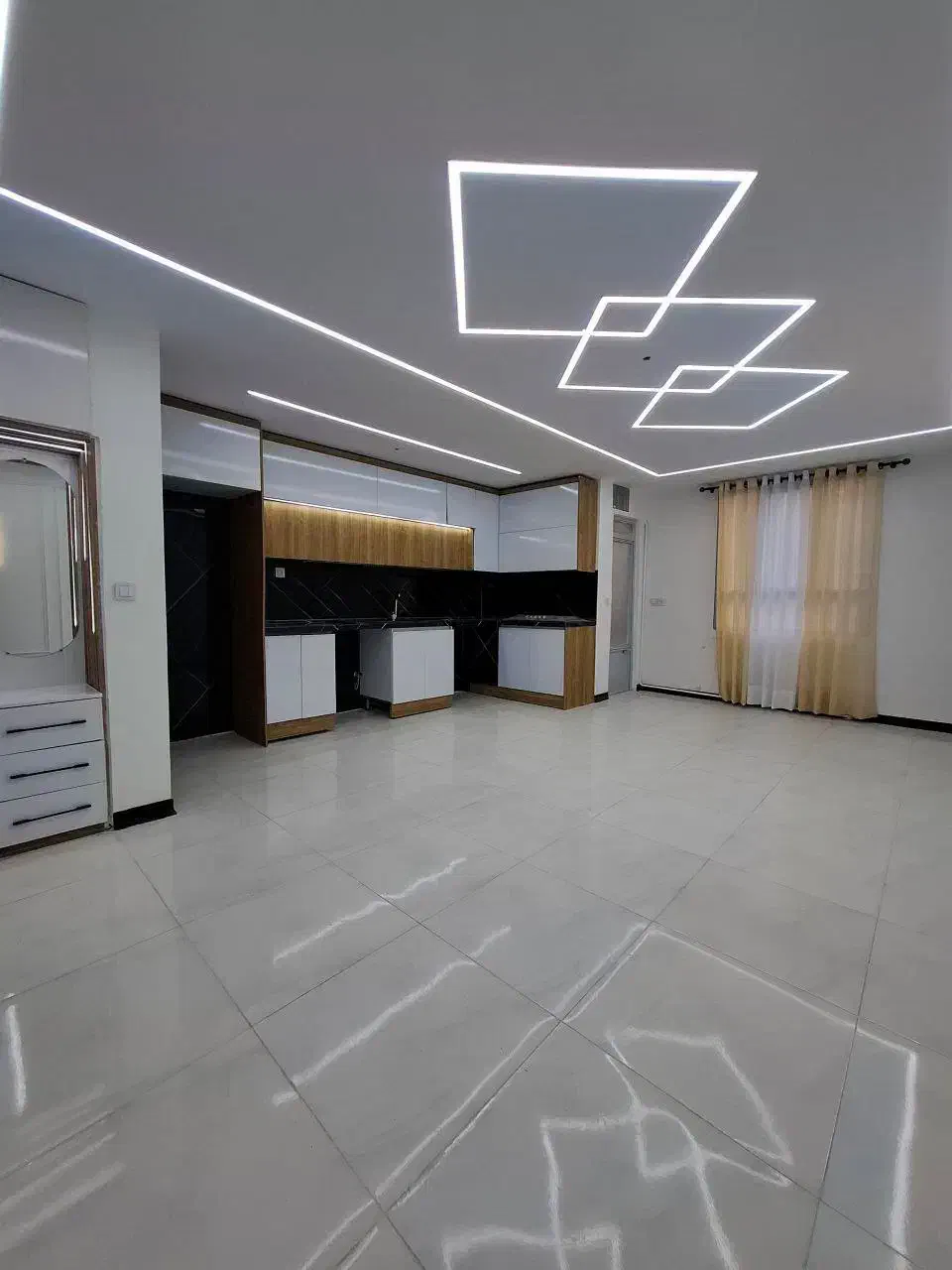 52متری مشابه60/سند/پارکینگ|فروش آپارتمان|گرمدره, |دیوار