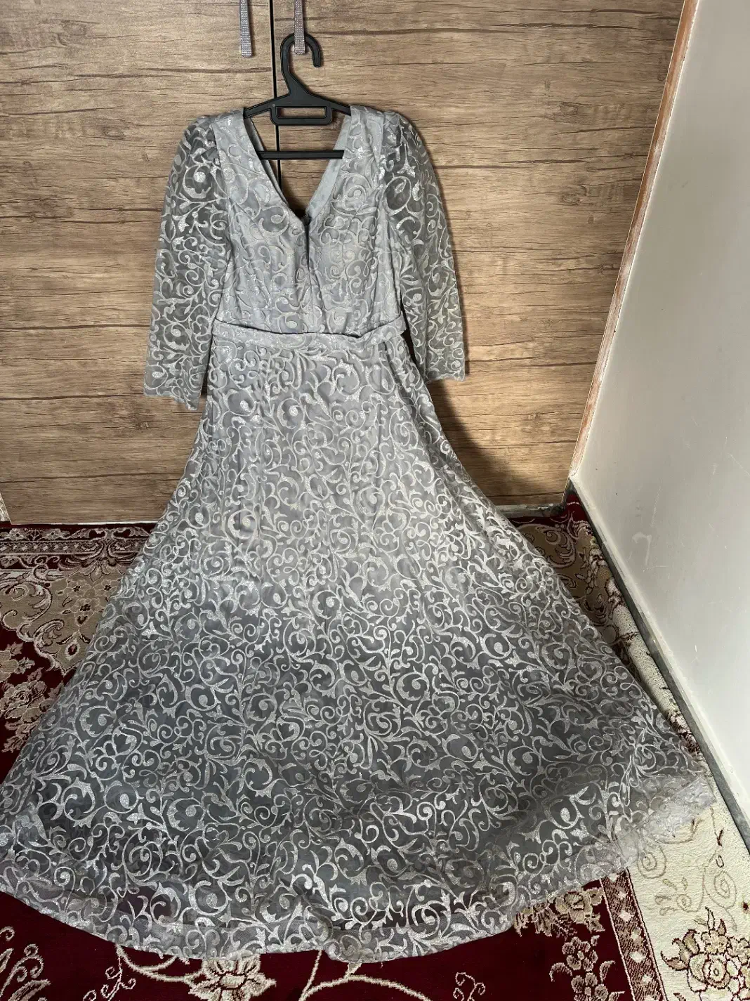 لباس مجلسی|لباس|بابل, |دیوار