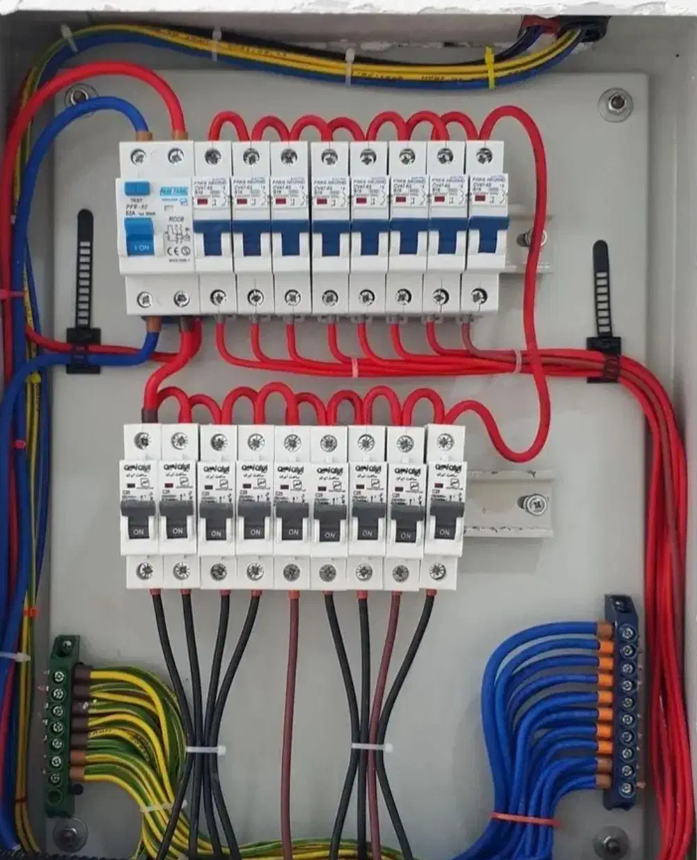 نیازمند نیروی برق کار نیمه ماهر و شاگرد|استخدام صنعتی، فنی، مهندسی|زنجان, |دیوار