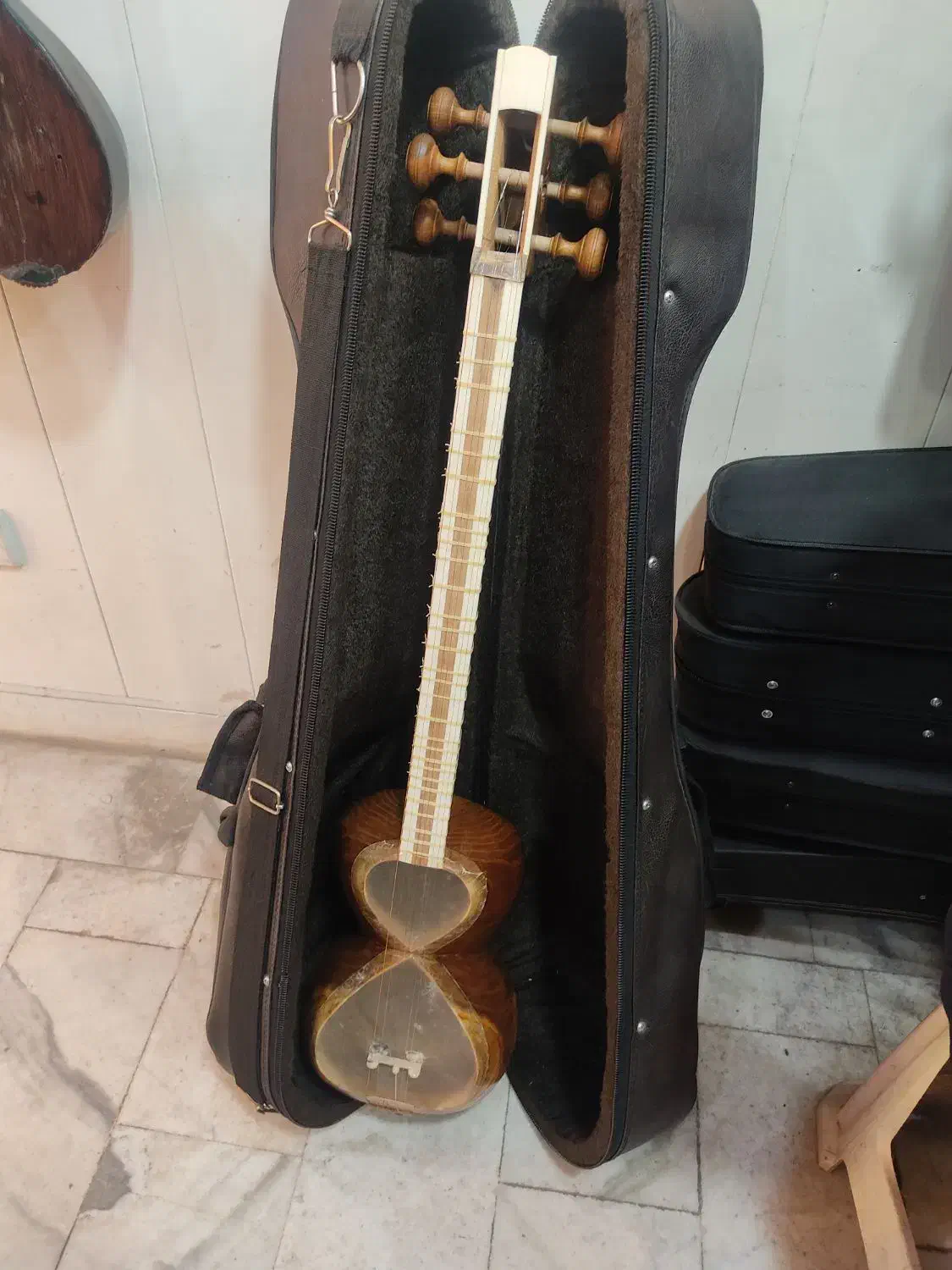 تار ایرانی|سازهای سنتی|اردبیل, |دیوار