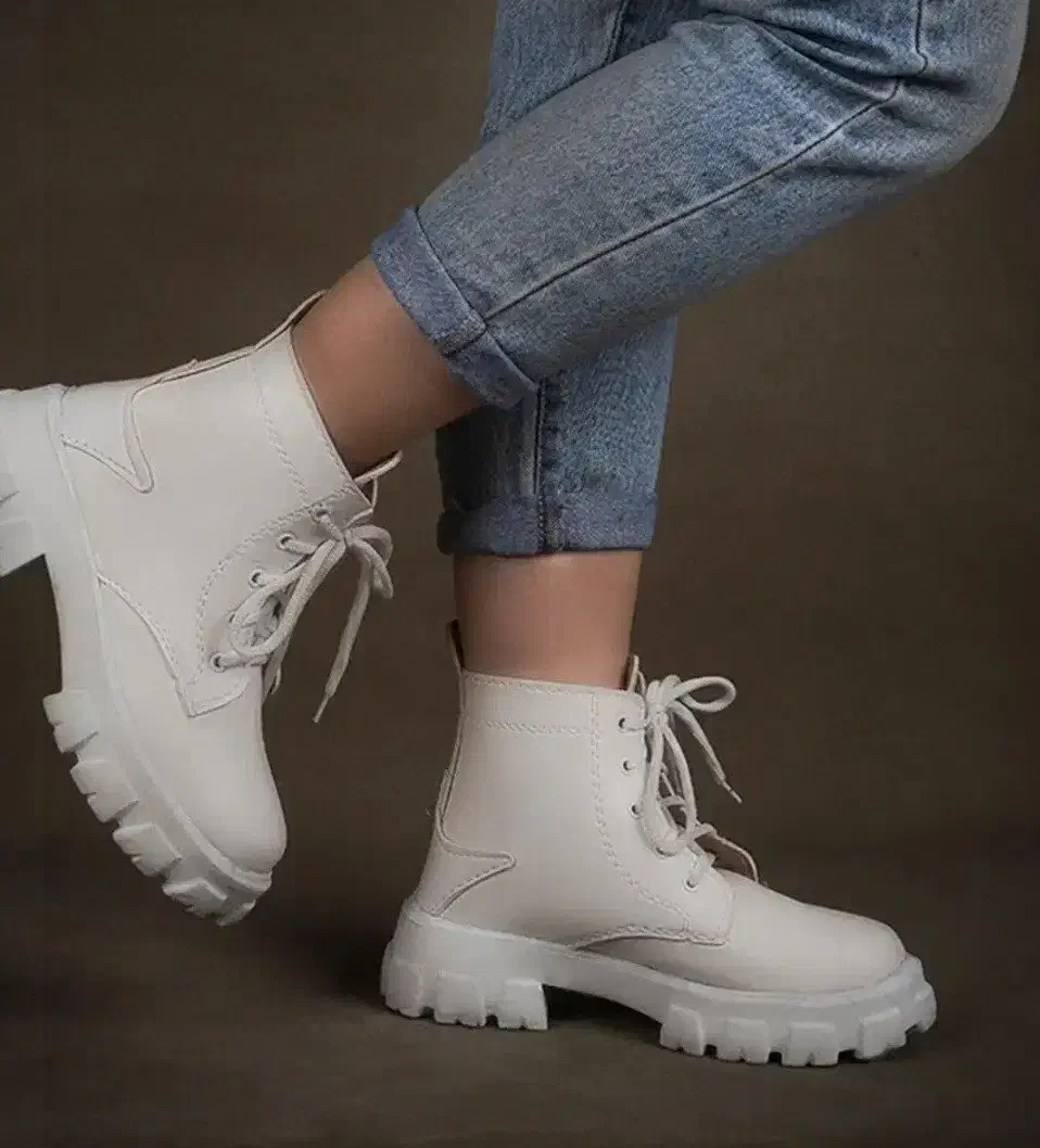 نیم بوت زنانه سایز ۳۹ و ۴۰|کیف، کفش، کمربند|شاهین‌شهر, مسکن مهر|دیوار