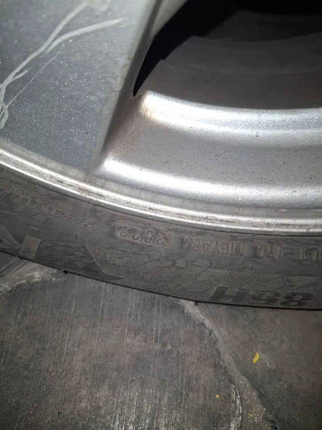 لاستیک ۱۹۵/۵۵/۱۵|قطعات یدکی و لوازم جانبی|مشهد, نیروی هوایی|دیوار