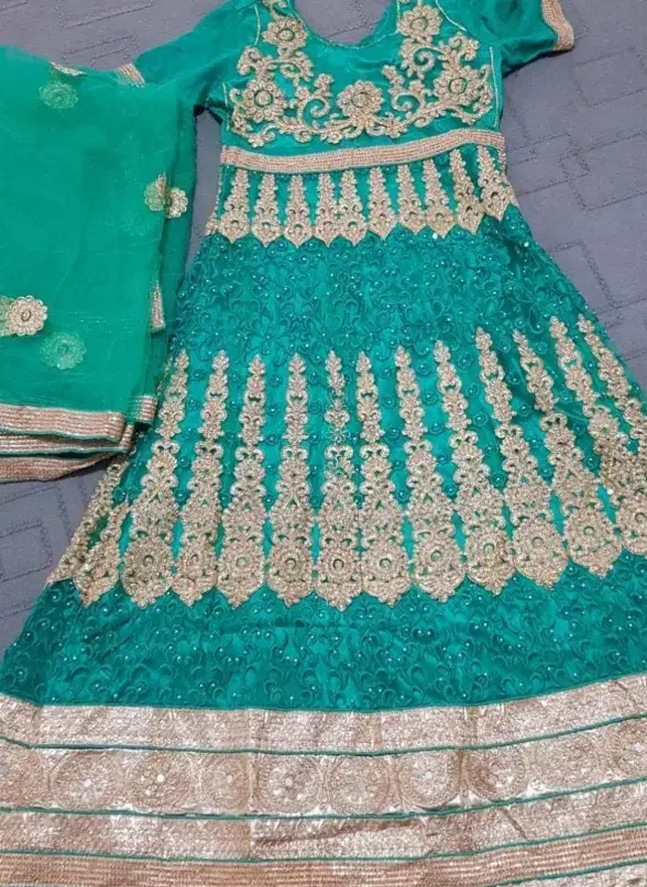 لباس هندی|لباس|گرگان, |دیوار