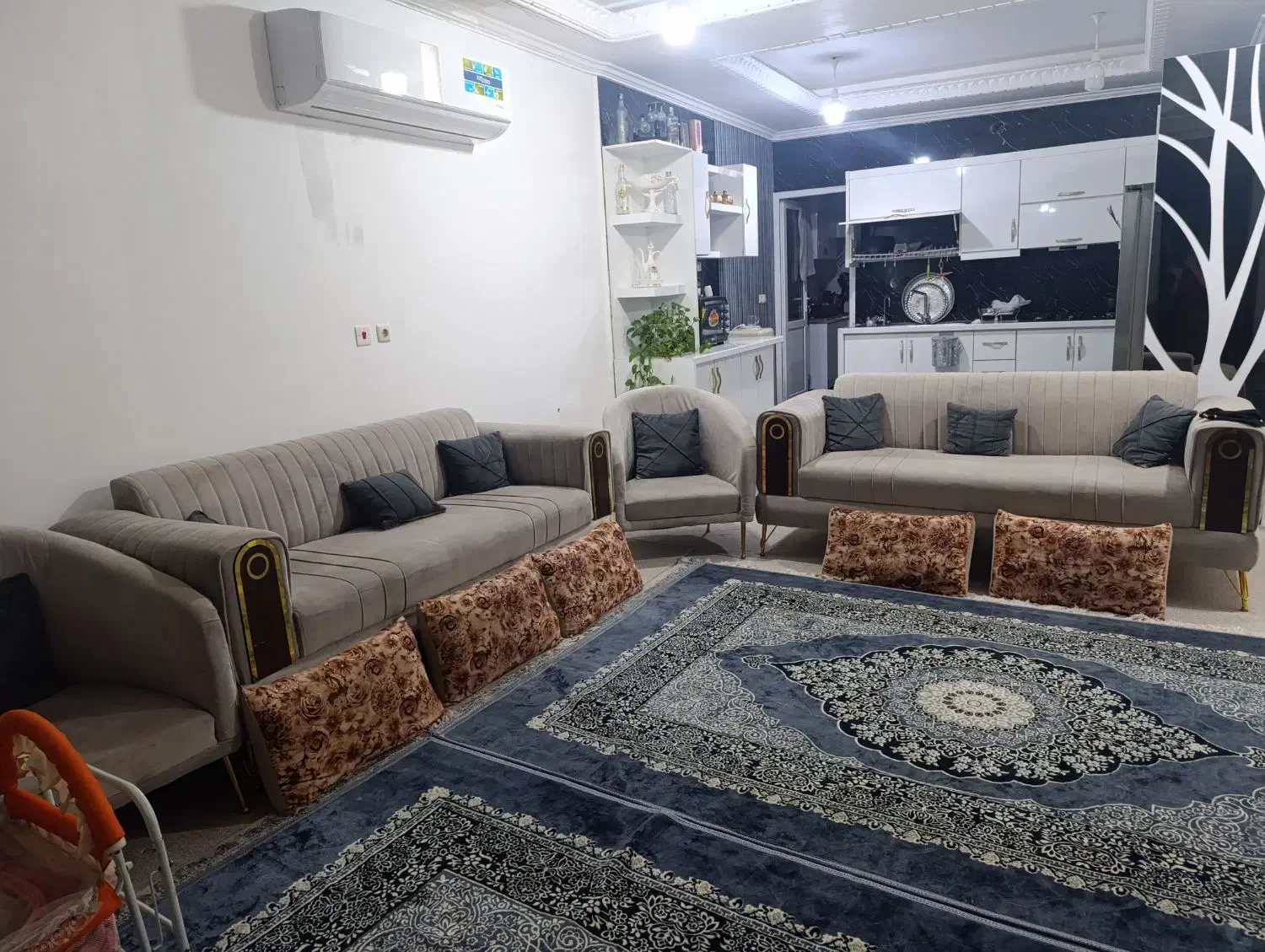 مبل ومیزغذاخوری هردوباهم|مبلمان خانگی و میز عسلی|بندر گناوه, |دیوار