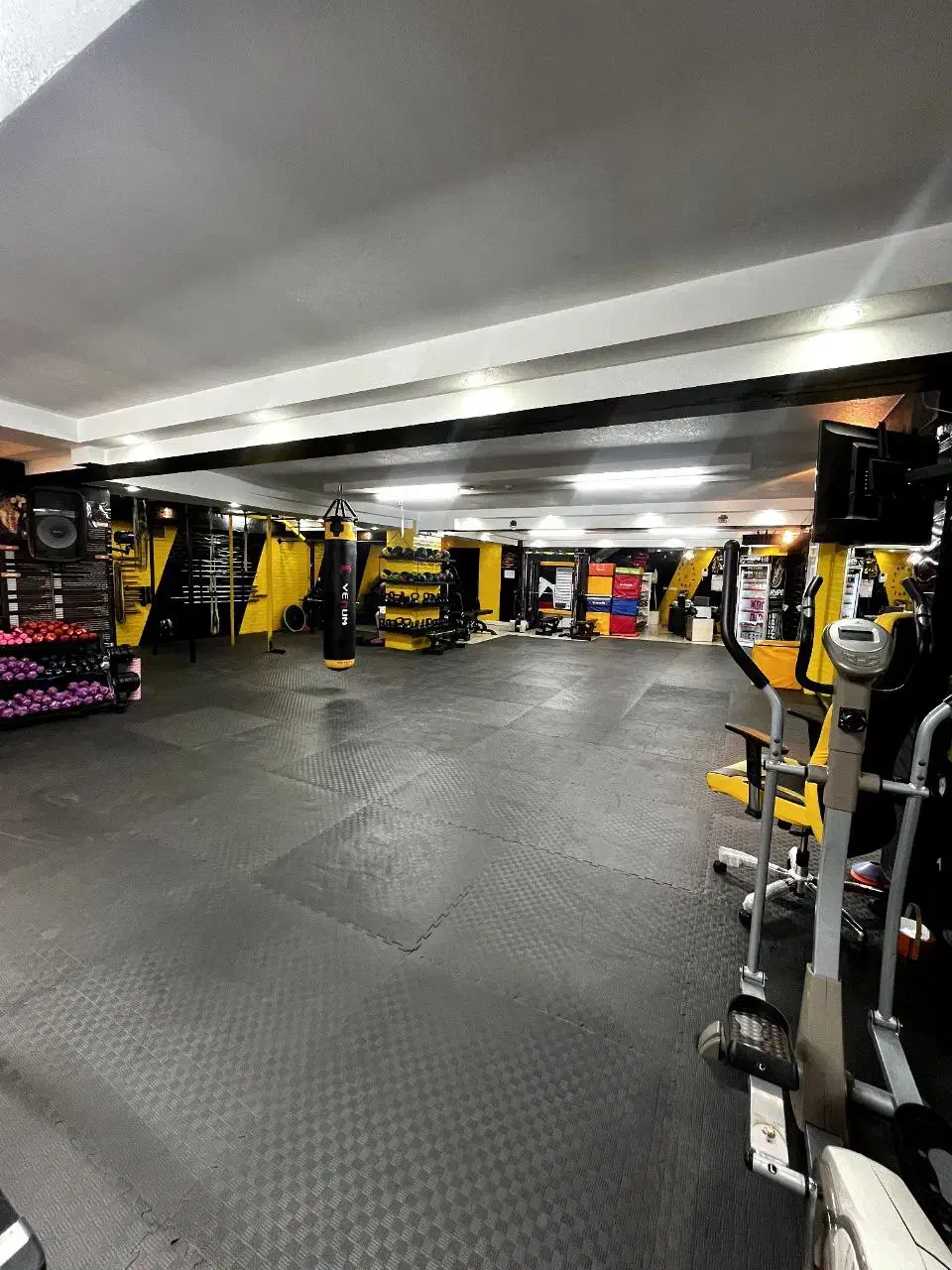 اجاره سانس باشگاه بانوان|اجارهٔ کوتاهمدت دفتر کار و فضای آموزشی|تهران, شهرک آزمایش|دیوار