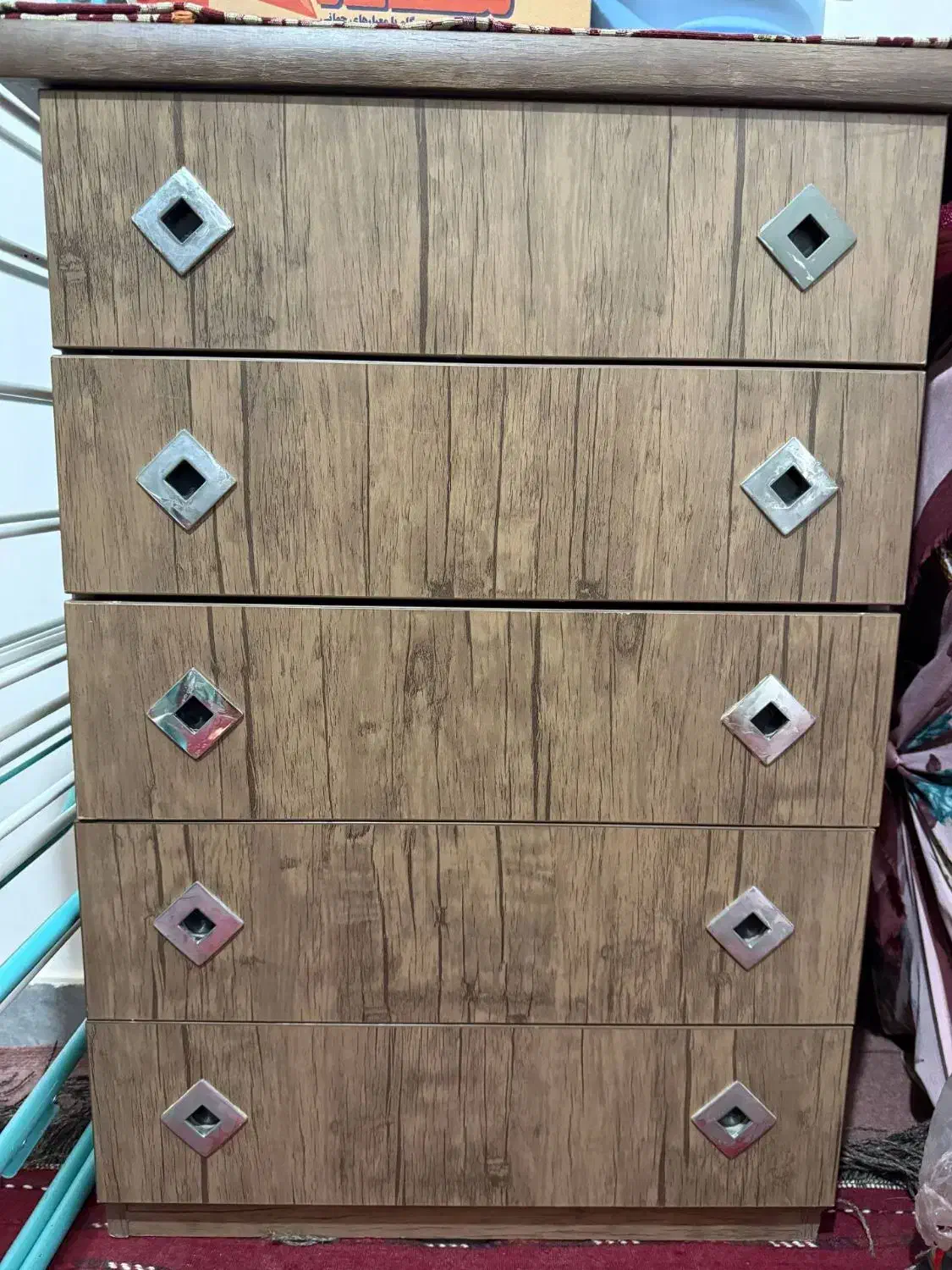 درآور|جاکفشی، کمد، دراور|راز وجرگلان, |دیوار