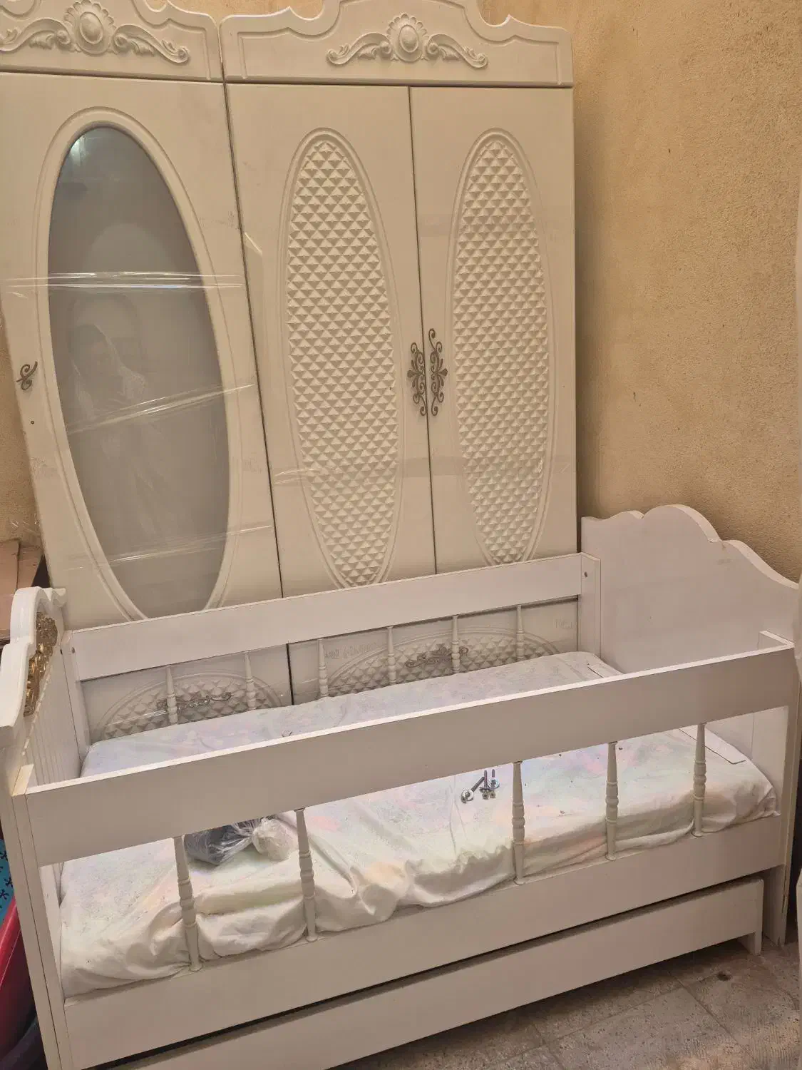 تخت و کمد بچه|اسباب و اثاث بچه|ملارد, |دیوار