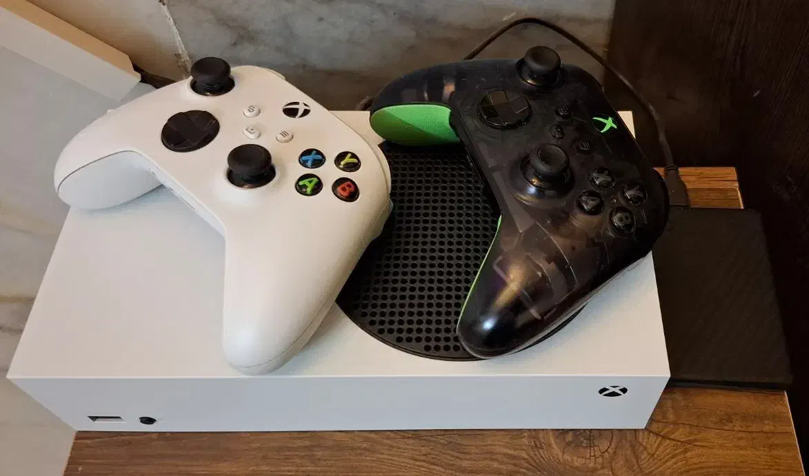 ایکس باکس سری اس 2 دسته خونگی هارد 2 ترا 46 بازی|کنسول، بازی ویدئویی و آنلاین|یزد, |دیوار