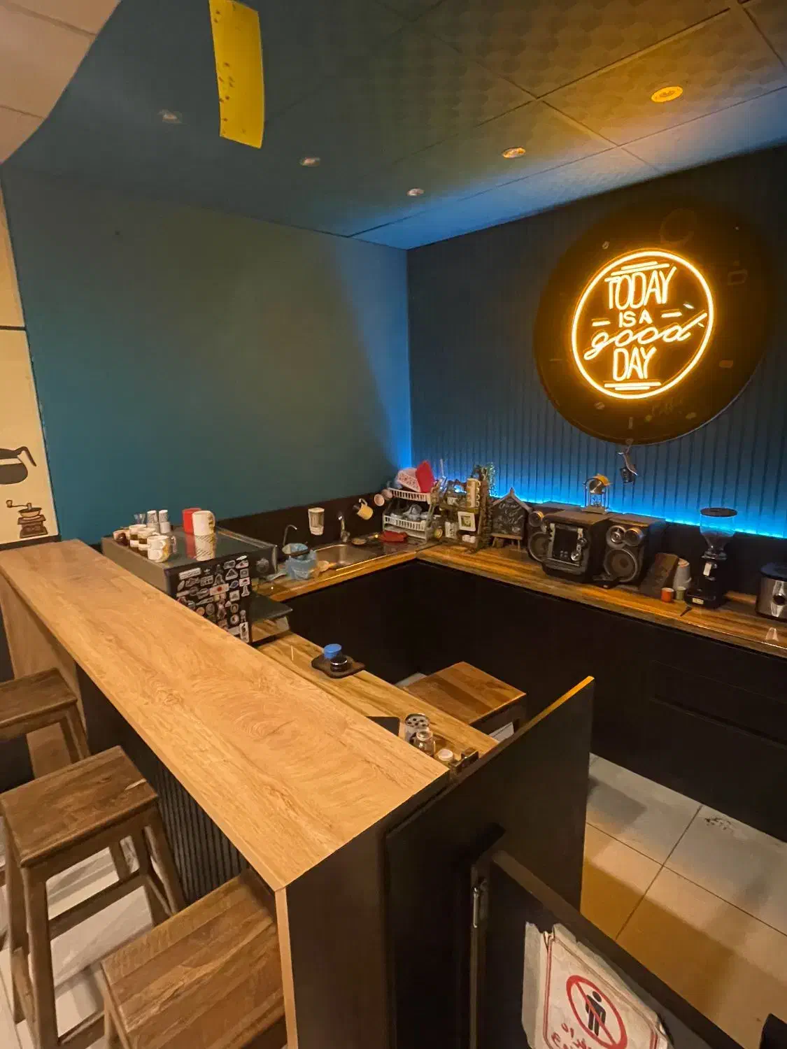 دکوراسیون|کافیشاپ و رستوران|قم, باسکول|دیوار