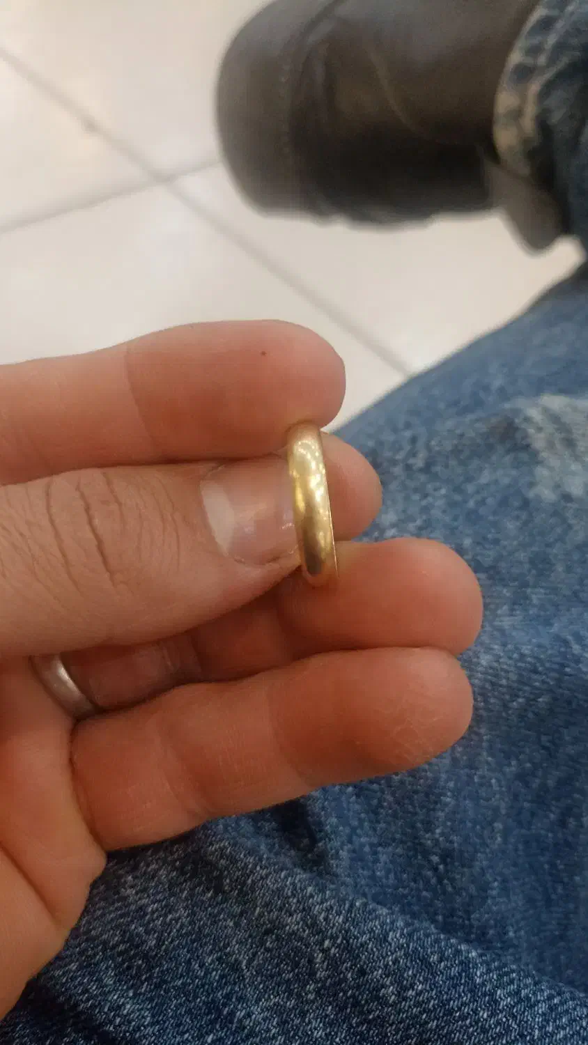 یک عدد انگشتر طلا یک گرم و هفتصد صوت فروش فوری|جواهرات|صدرا-فارس, فاز ۲|دیوار