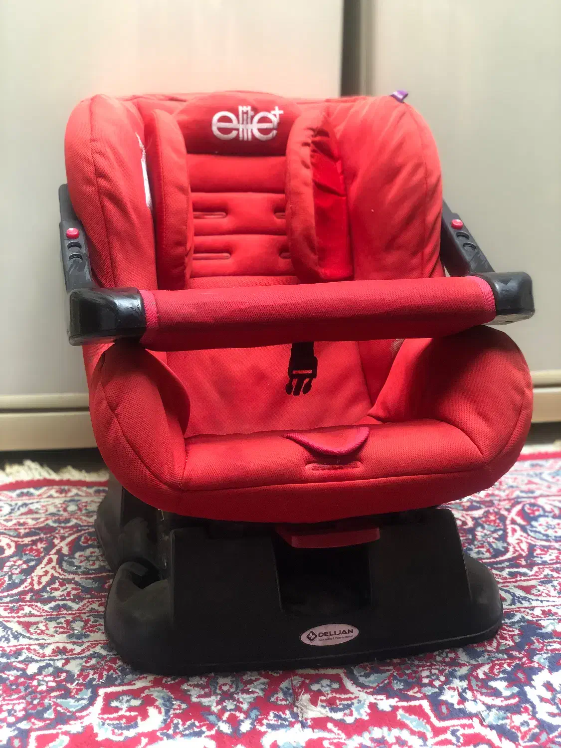 صندلی ماشین|تخت و صندلی بچه|میانه, |دیوار