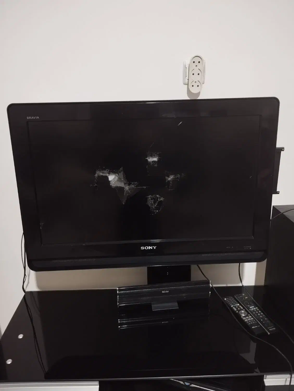 تلویزیون پنل شکسته|تلویزیون و پروژکتور|بروجرد, |دیوار