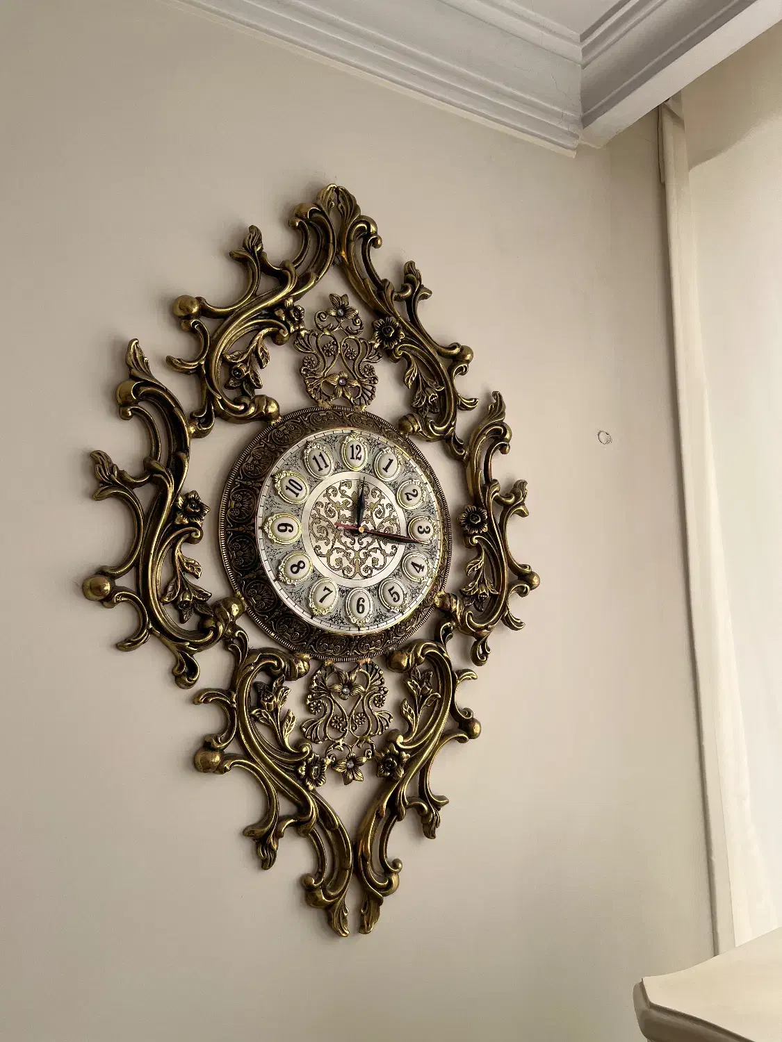 ظرف میوه،سطل آشغال و ساعت دیواری برنز در حد نو|صنایع دستی و سایر لوازم تزئینی|تهران, باغ خزانه|دیوار