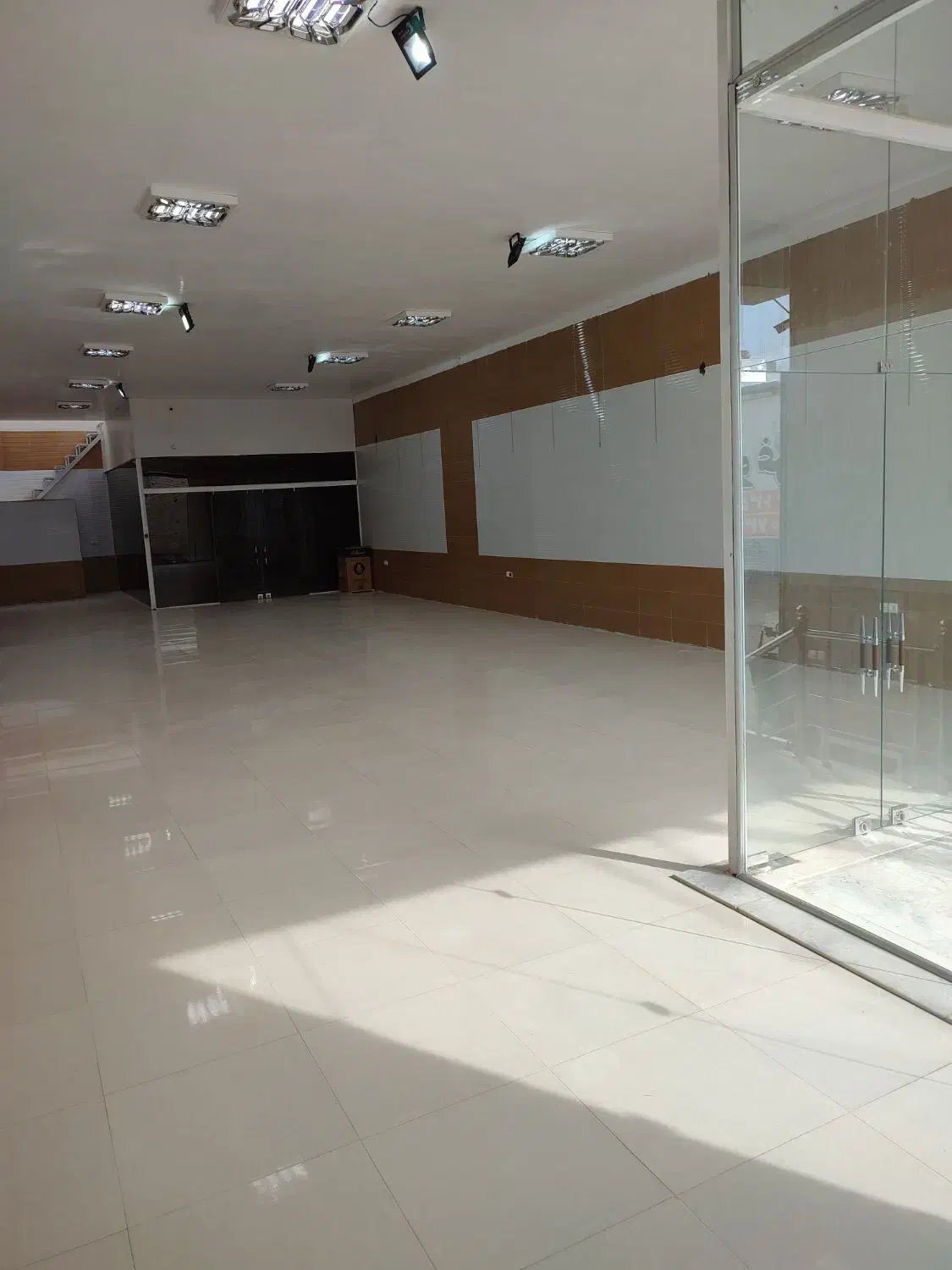 اجاره نمایشگاه|اجارهٔ مغازه و غرفه|آران و بیدگل, |دیوار