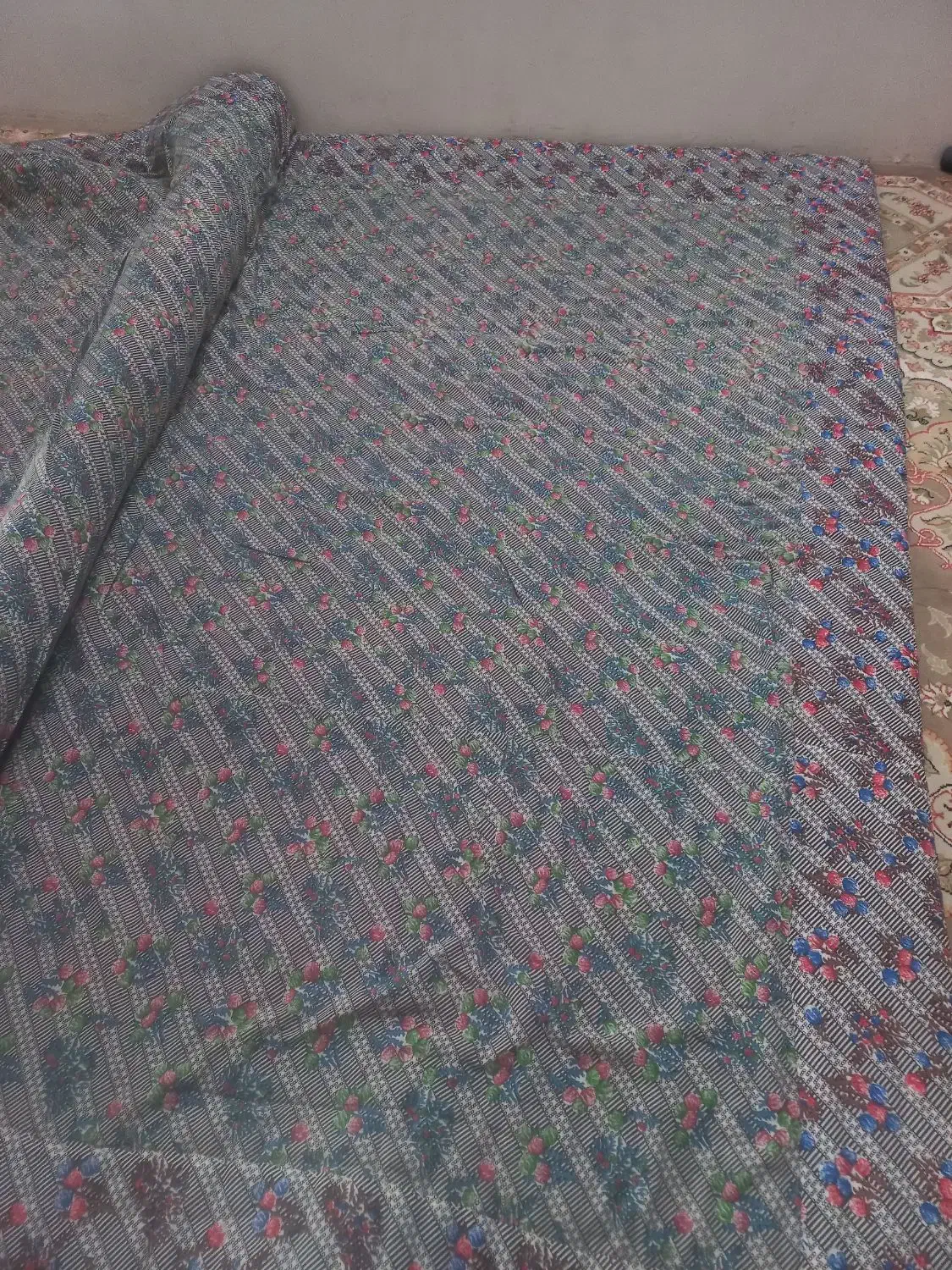 لحاف درحدنو .سنگین..|رختخواب، بالش، پتو|قرچک, پارک جنگلی|دیوار