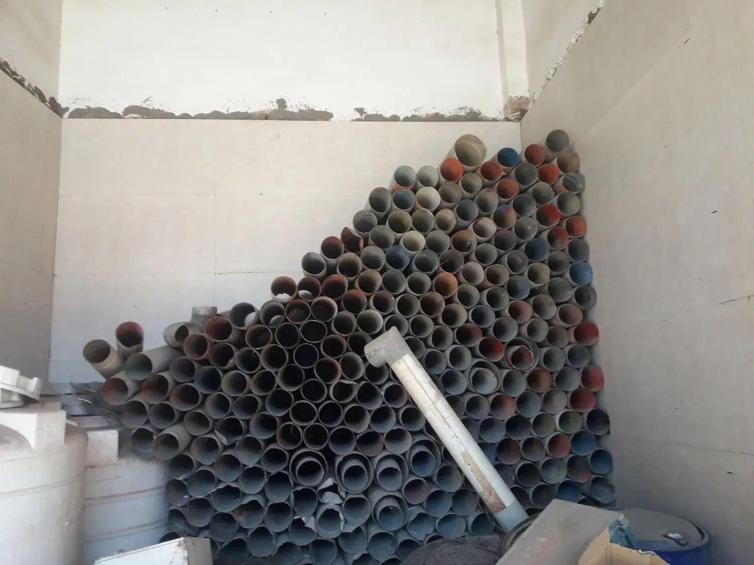 تعدادی لوله بخاری|بخاری، هیتر، شومینه|محلات, |دیوار