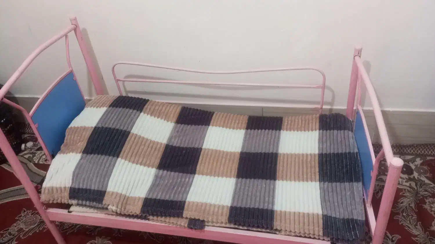 تخت کودک|اسباب و اثاث بچه|فیروزآباد (فارس), |دیوار