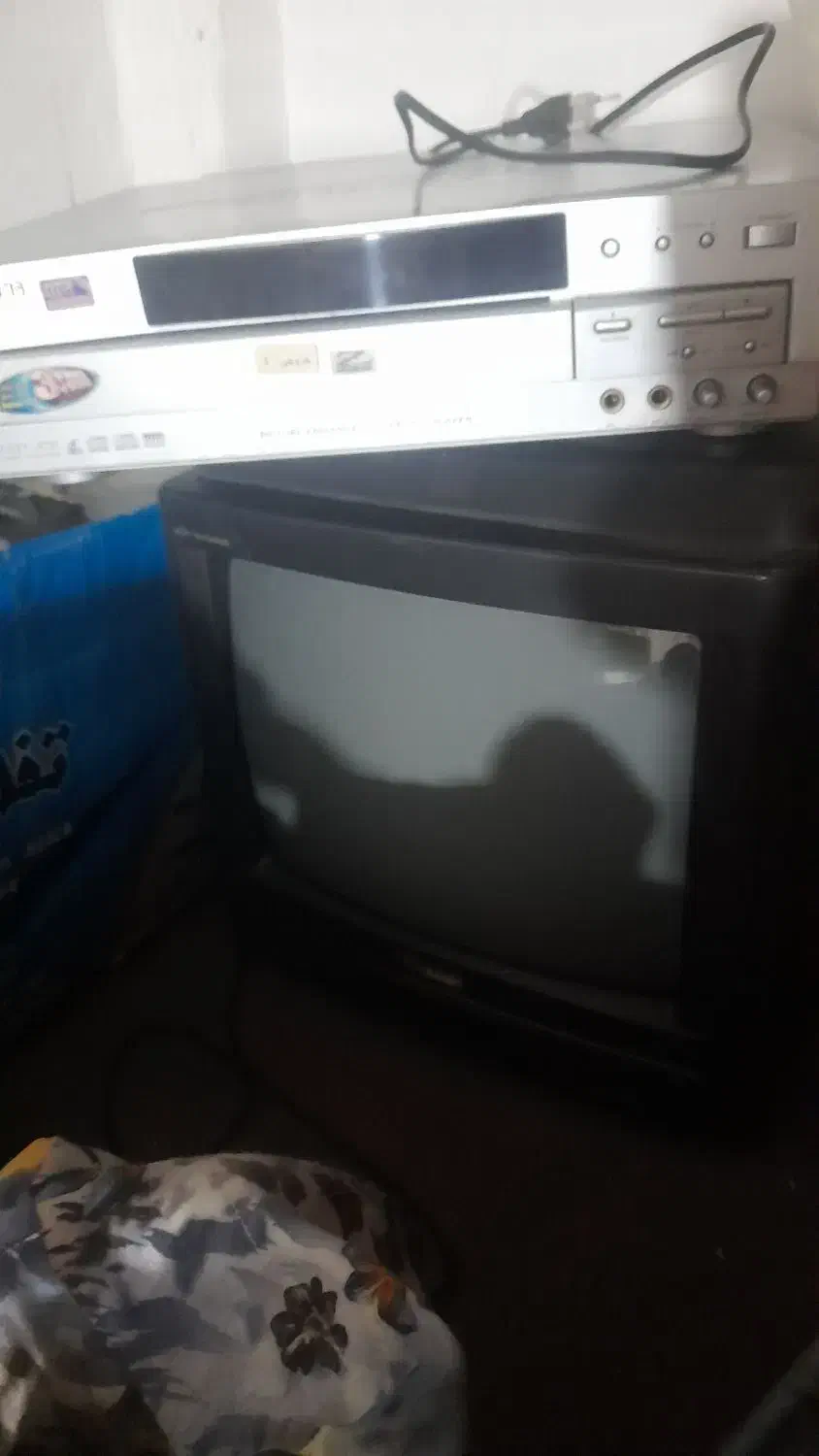 تلوزیون ودستگاه سیدی|تلویزیون و پروژکتور|چناران, |دیوار