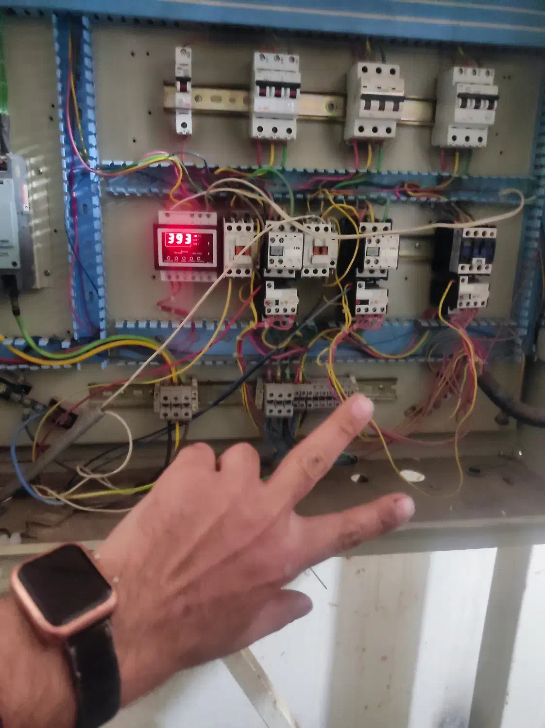 برقکار برق کار ساختمان و صنعتی انقلاب|خدمات پیشه و مهارت|تهران, فلاح|دیوار