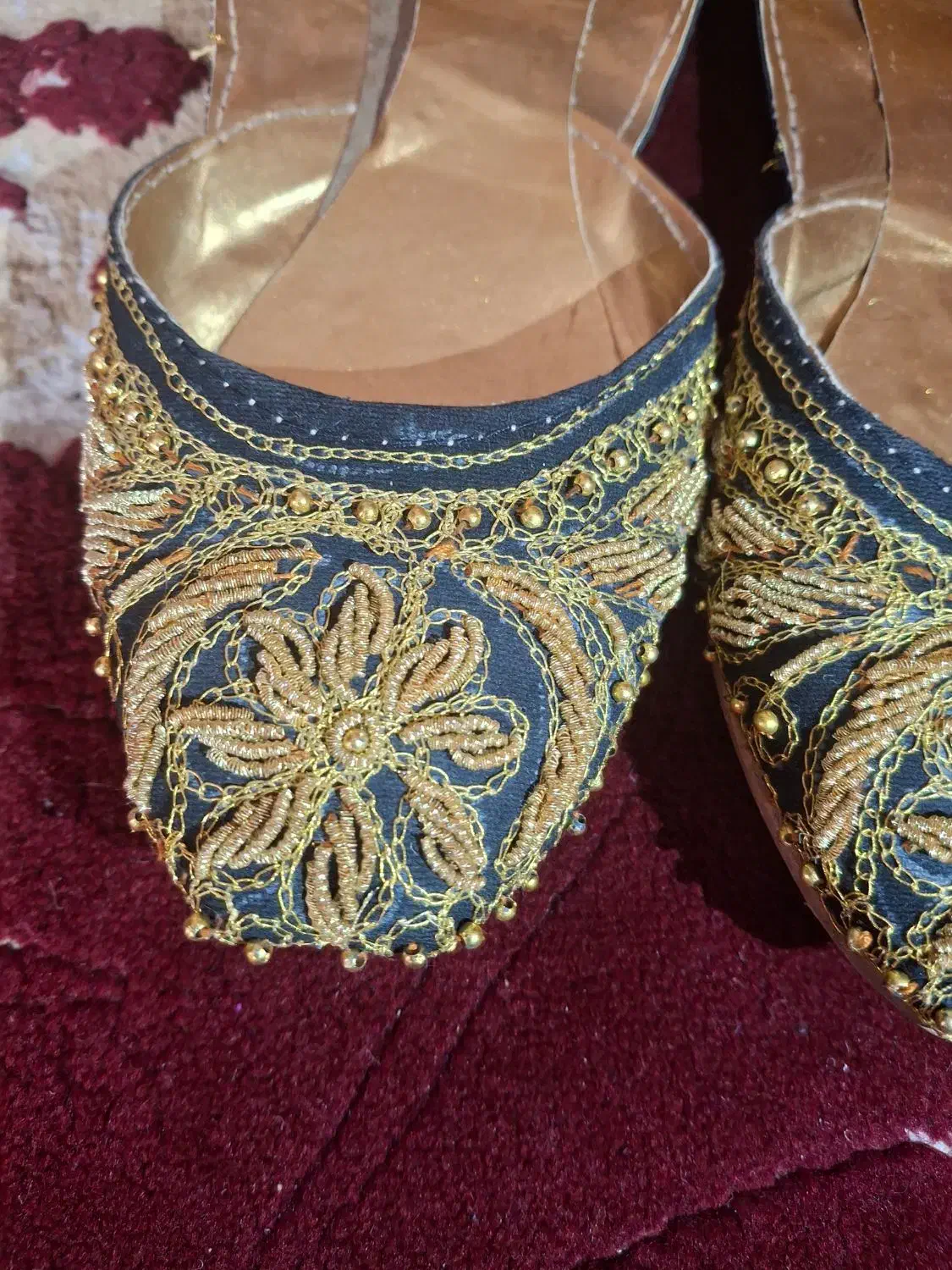 کفش|کیف، کفش، کمربند|شیراز, بالا کفت|دیوار