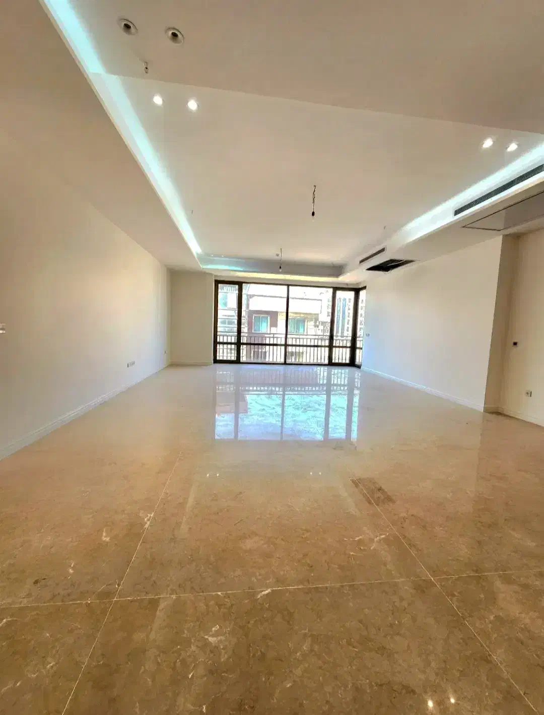 رهن و اجاره آپارتمان ۱۹۰ متری ۳ خواب / لابی / روف