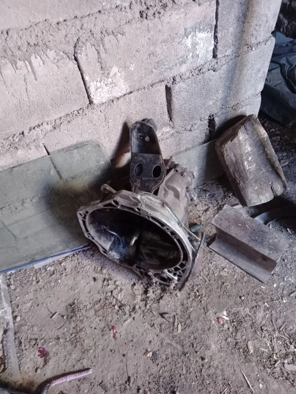 گیربکس کامل آماده به کار وخیلی تمیز دووسیلو|قطعات یدکی و لوازم جانبی|بالا ولایت, |دیوار