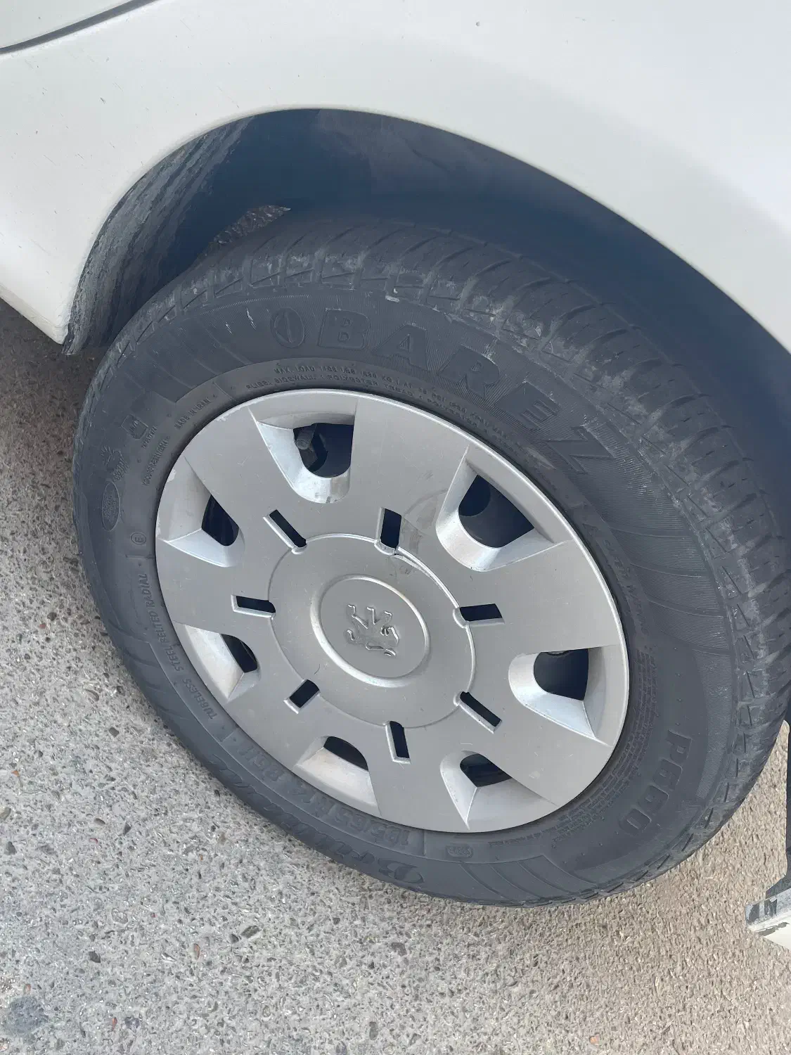 ۳ عدد لاستیک پژو|قطعات یدکی و لوازم جانبی|شیراز, فرهنگ شهر|دیوار