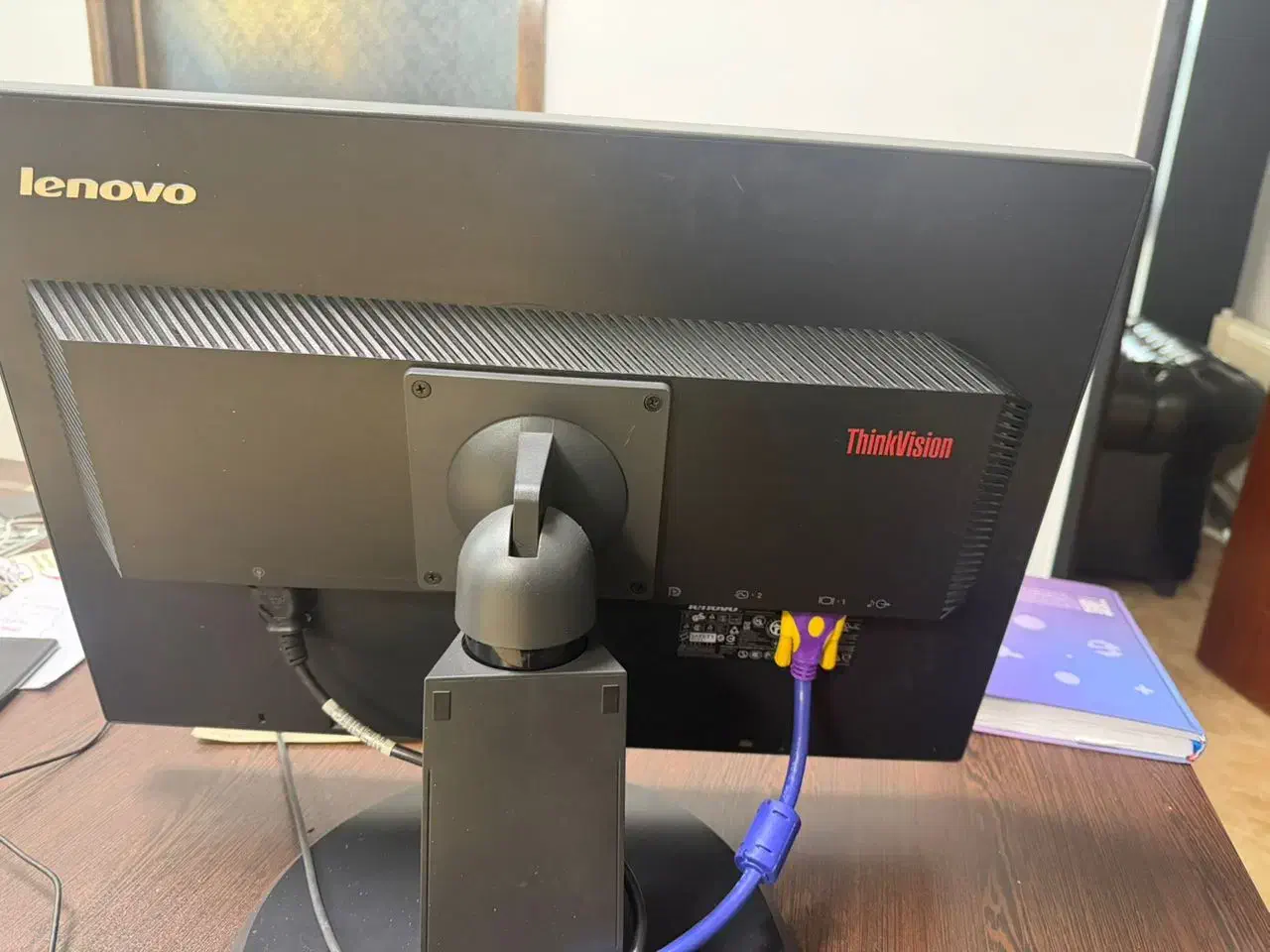 مانیتور ۲۳ اینچ لنوو thinkvision|قطعات و لوازم جانبی رایانه|اصفهان, دستگرده|دیوار